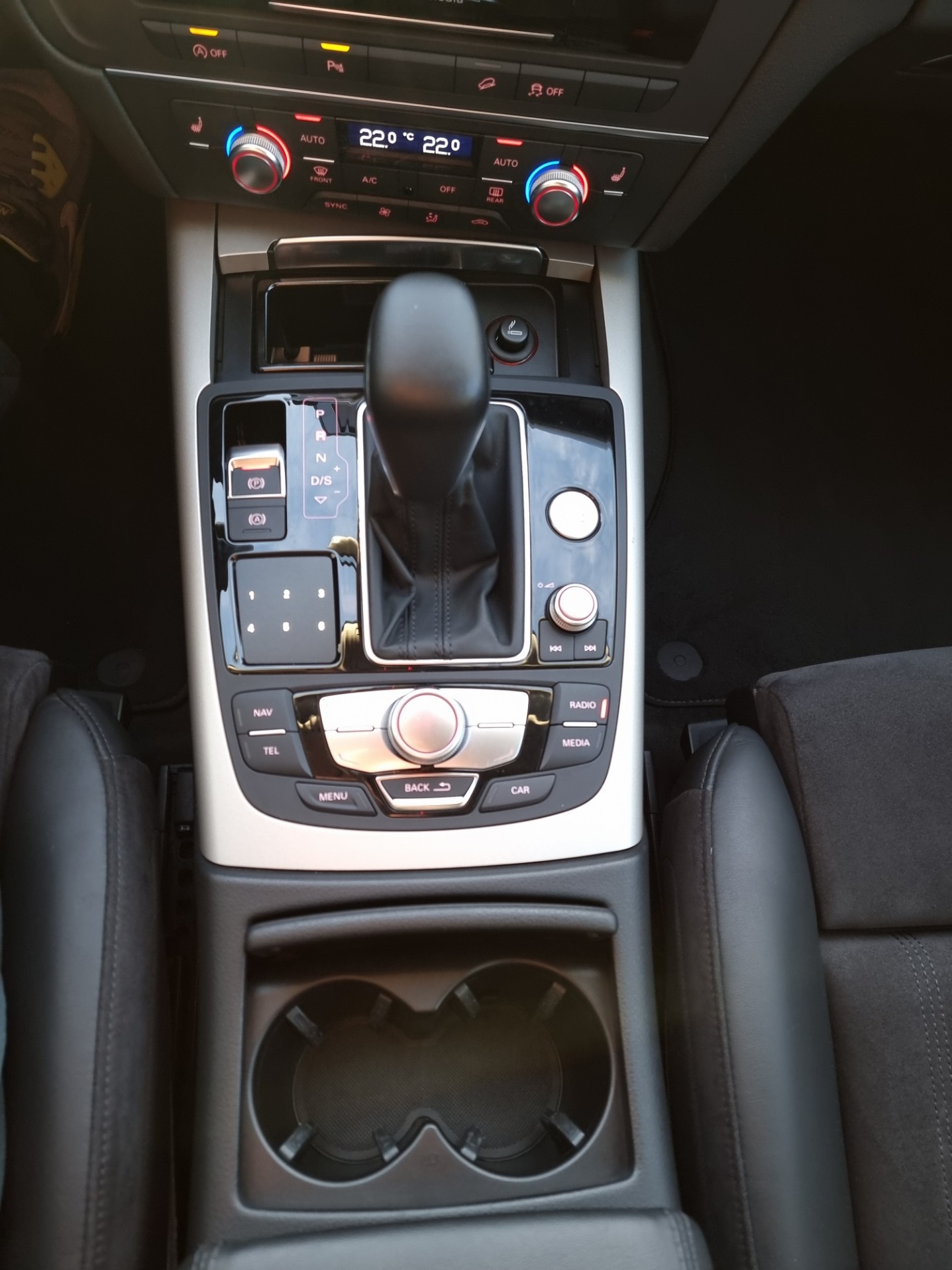 AUDI A6 allroad 3.0 TDI V6 quattro S-tronic-image-13