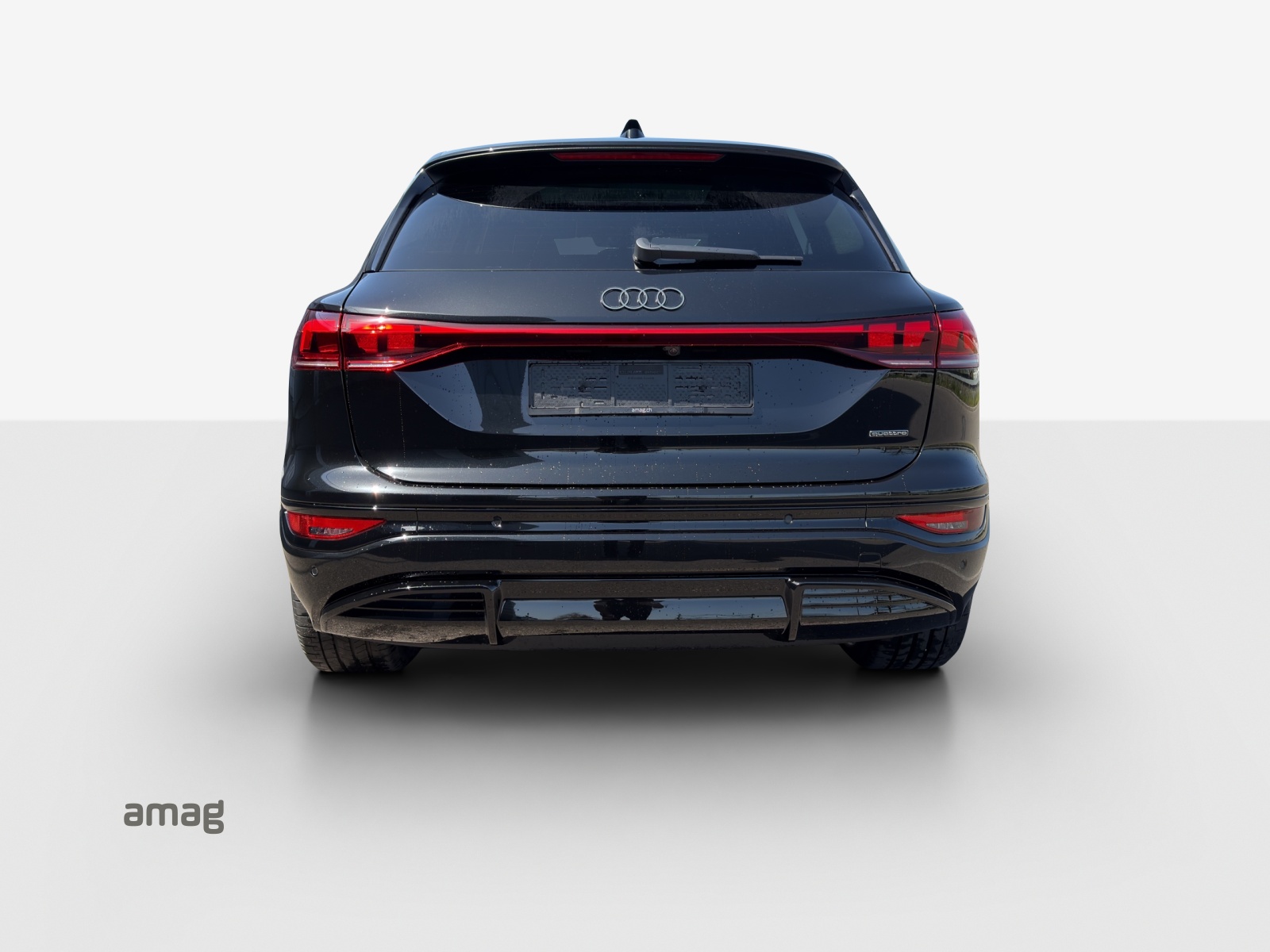 AUDI Q6 e-tron quattro-image-3