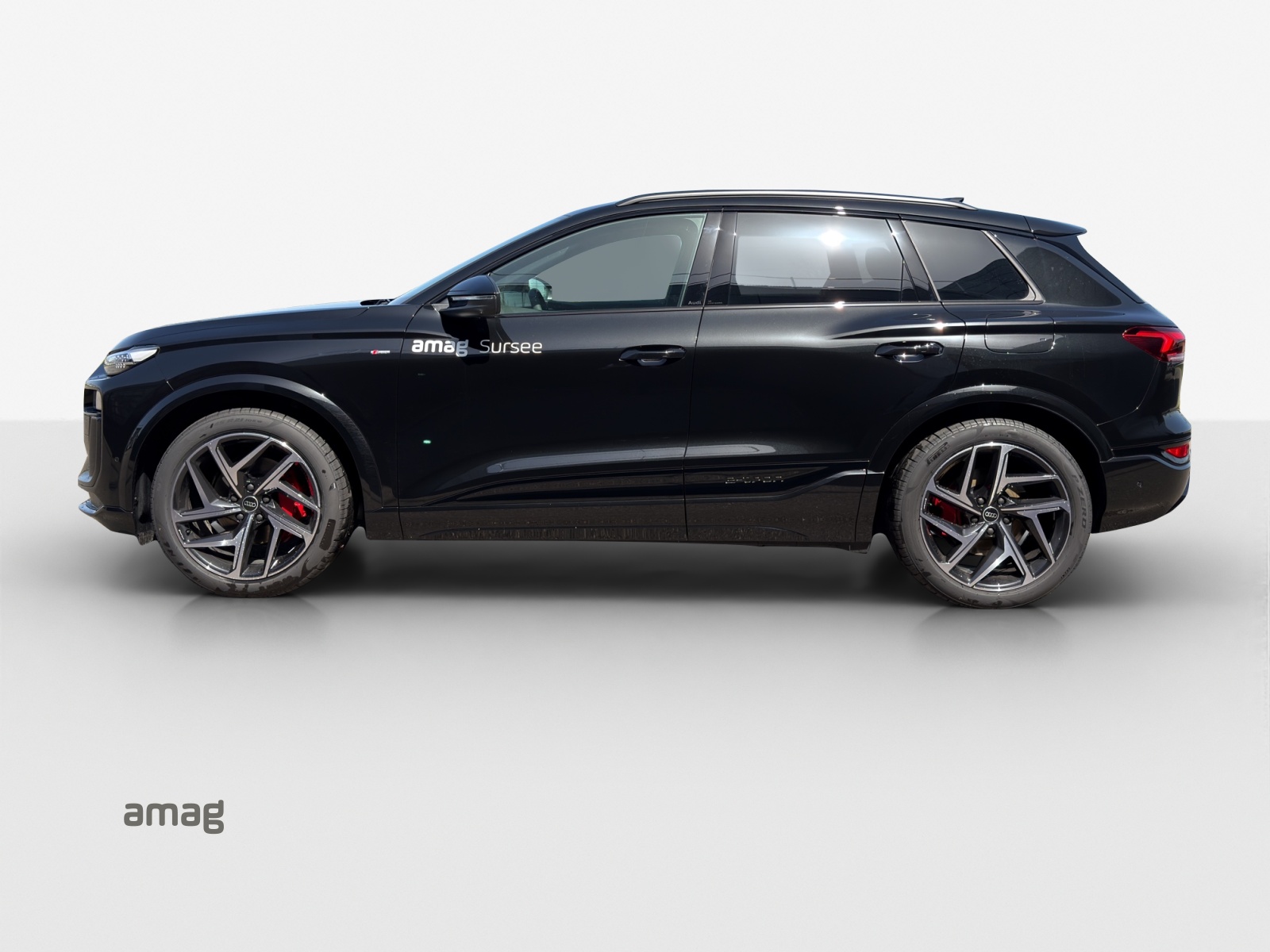 AUDI Q6 e-tron quattro-image-1