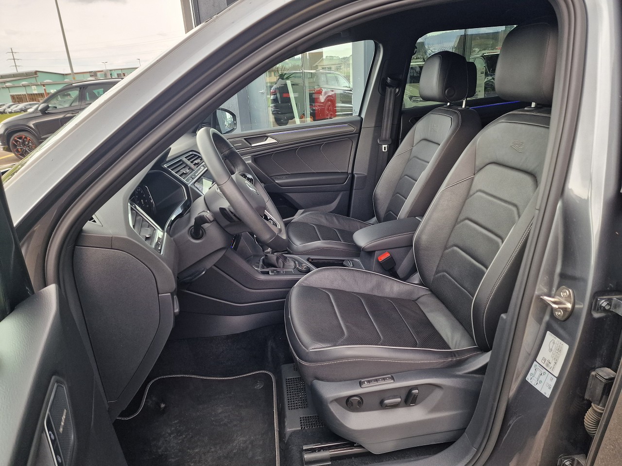 VW Tiguan Allspace 2.0TSI R-Line 4Motion DSG-image-9