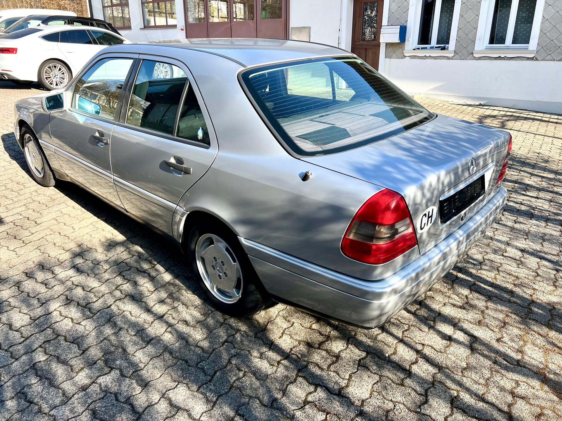 MERCEDES-BENZ C 220 Sport-image-5