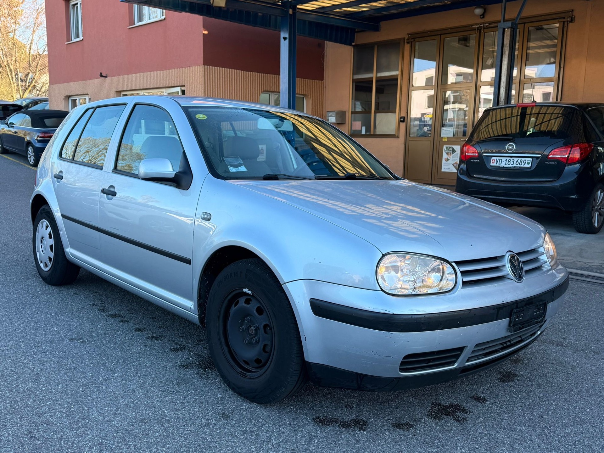 VW Golf 1.6 16V-image-1