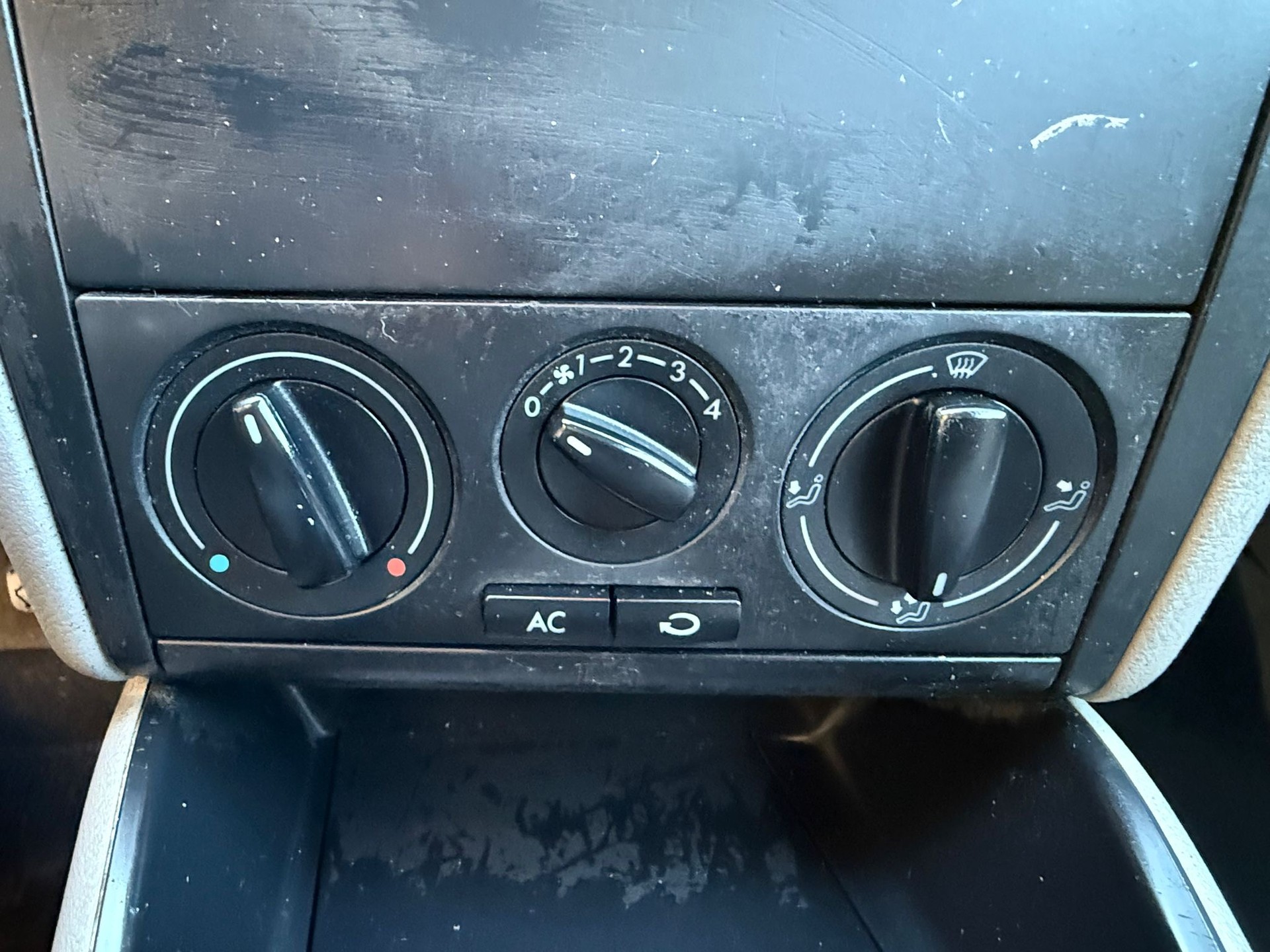 VW Golf 1.6 16V-image-13