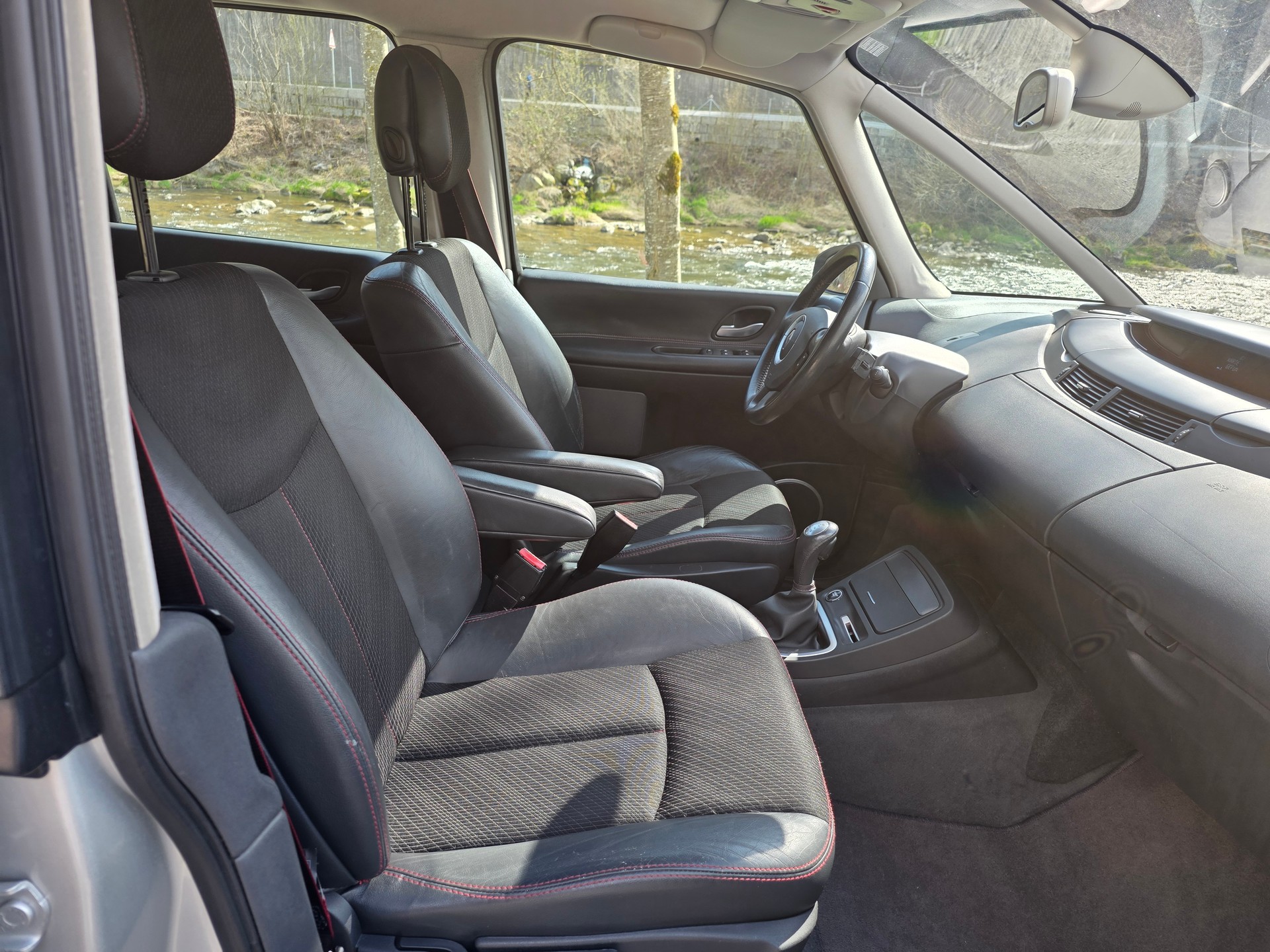 RENAULT Grand Espace 2.0 Turbo Swiss Edition Automatic ☆☆☆ YouTube: https://youtu.be/7awQJo6y1qU ☆☆☆ MFK: 09.09.2025 ☆☆☆-image-6