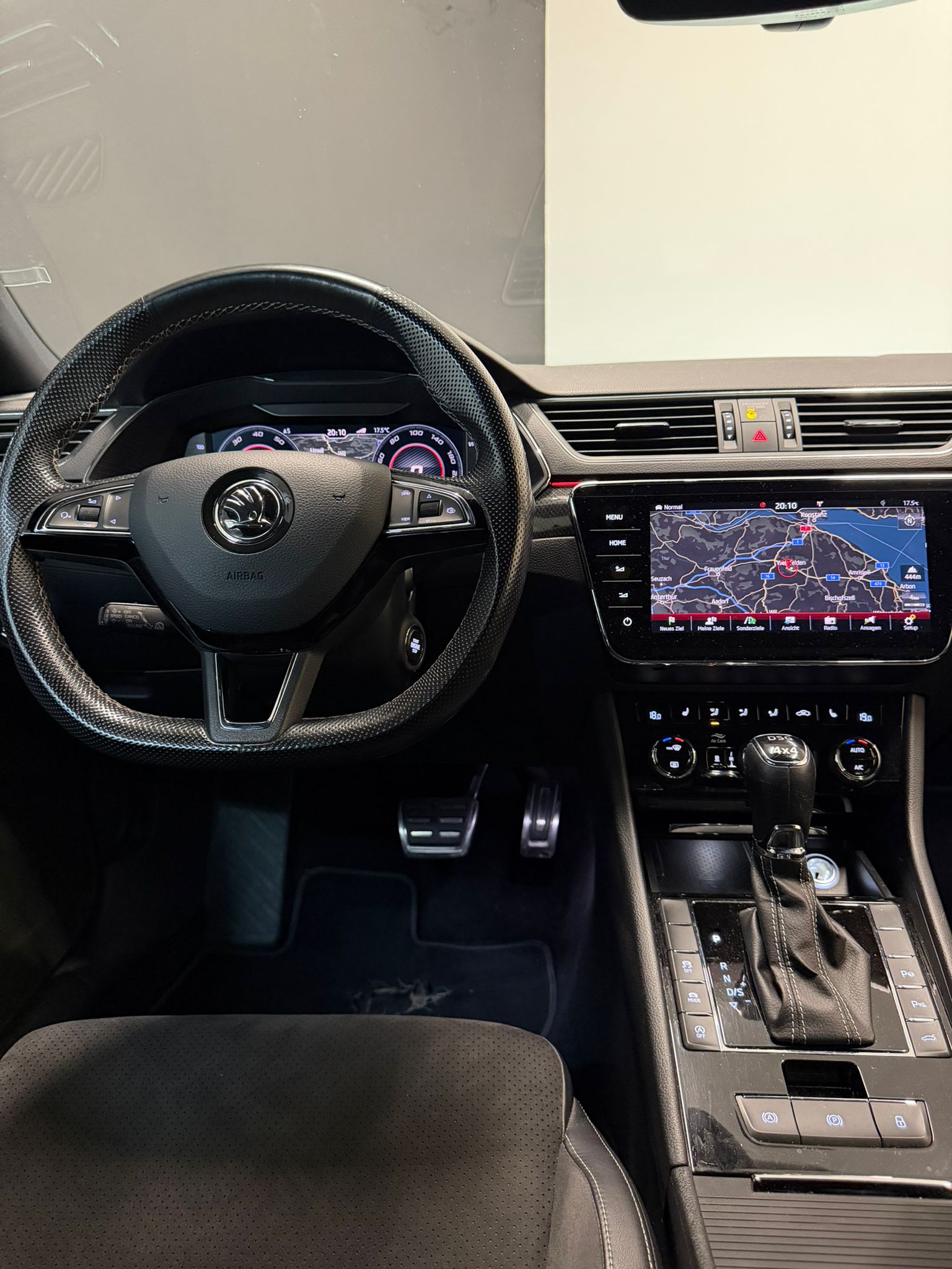 SKODA Superb Combi 2.0 TSI SportLine+ DSG 4x4 Voll Option ***CH-Fahrzeug***-image-9