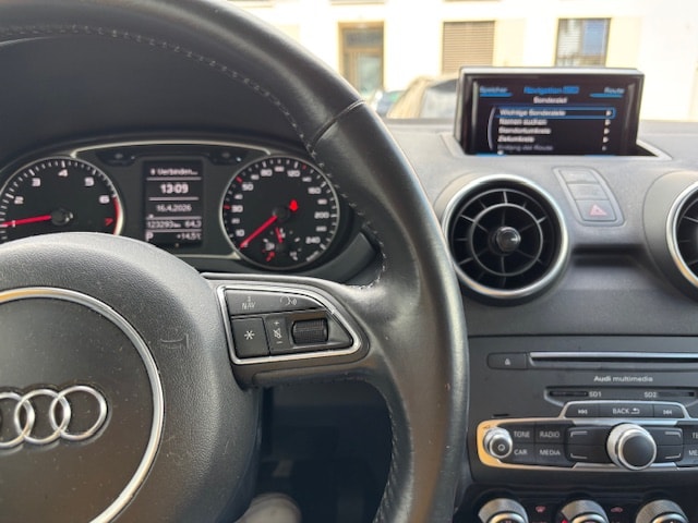 AUDI A1 Sportback 1.0 TFSI S-tronic-image-8