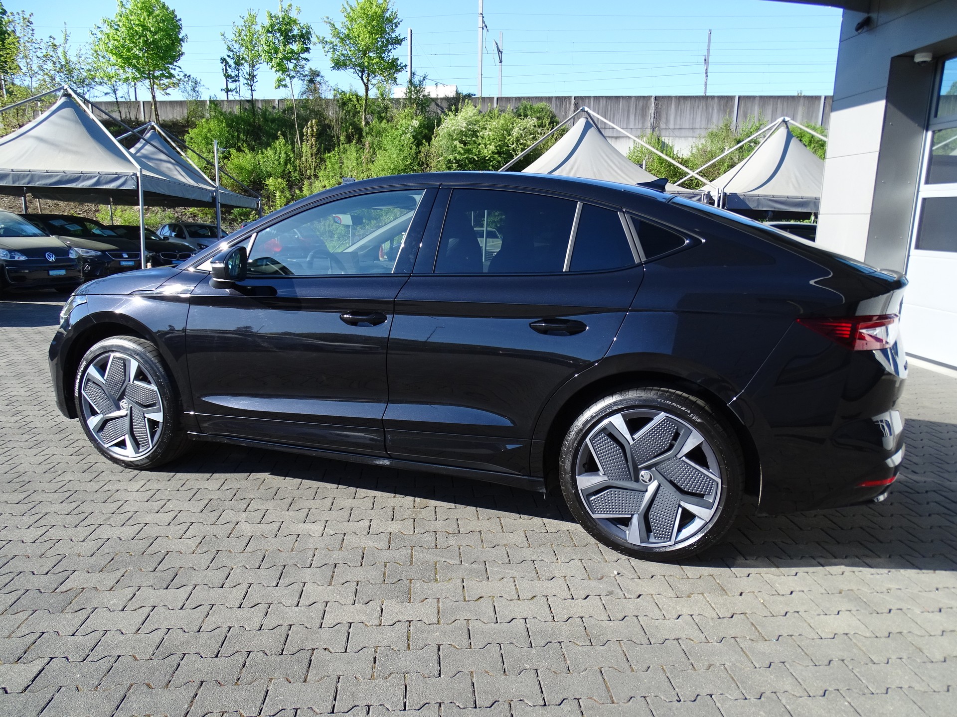 SKODA Enyaq iV 80x RS-image-12