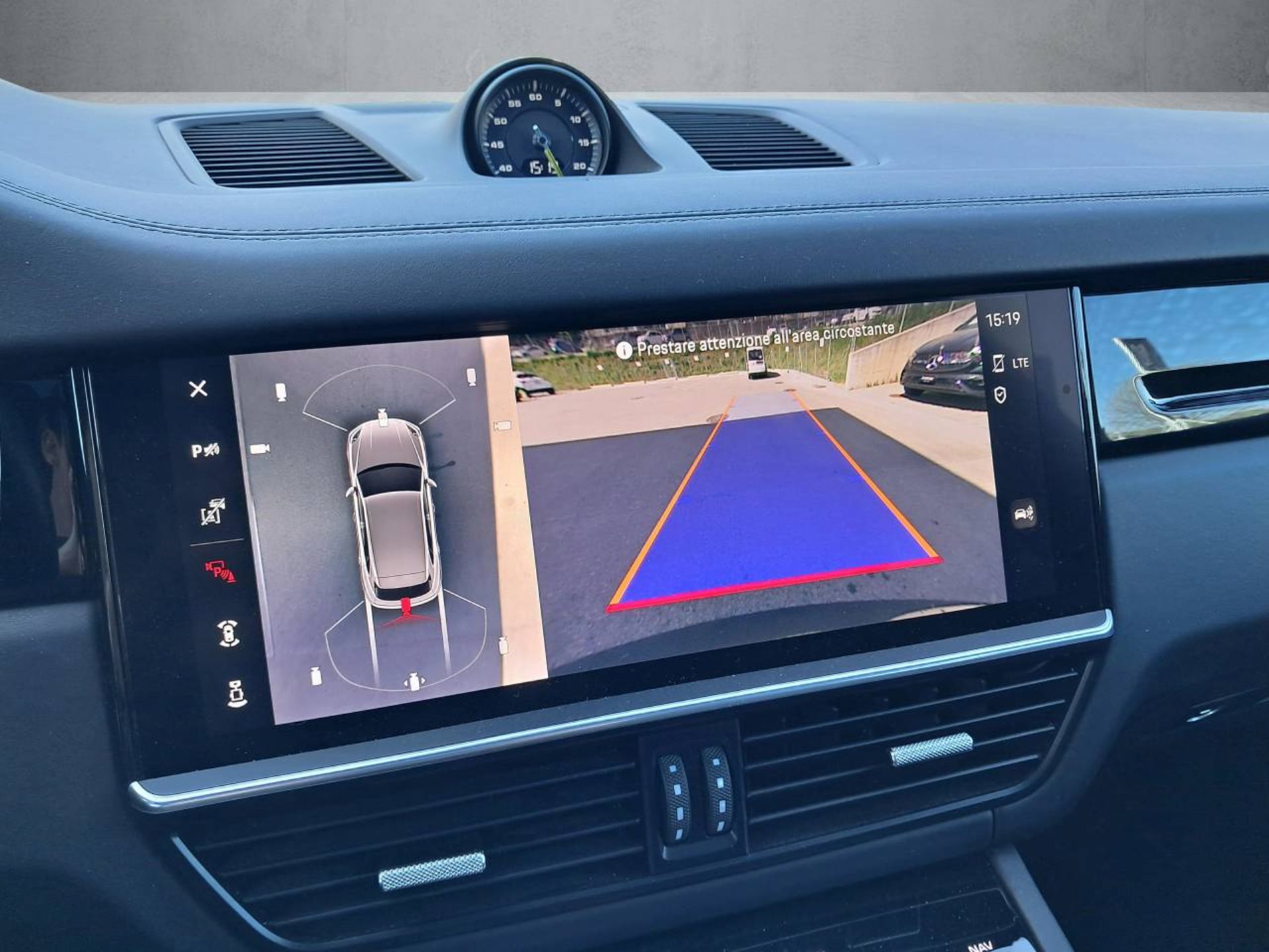 PORSCHE Cayenne E-Hybrid (MY22)-image-19