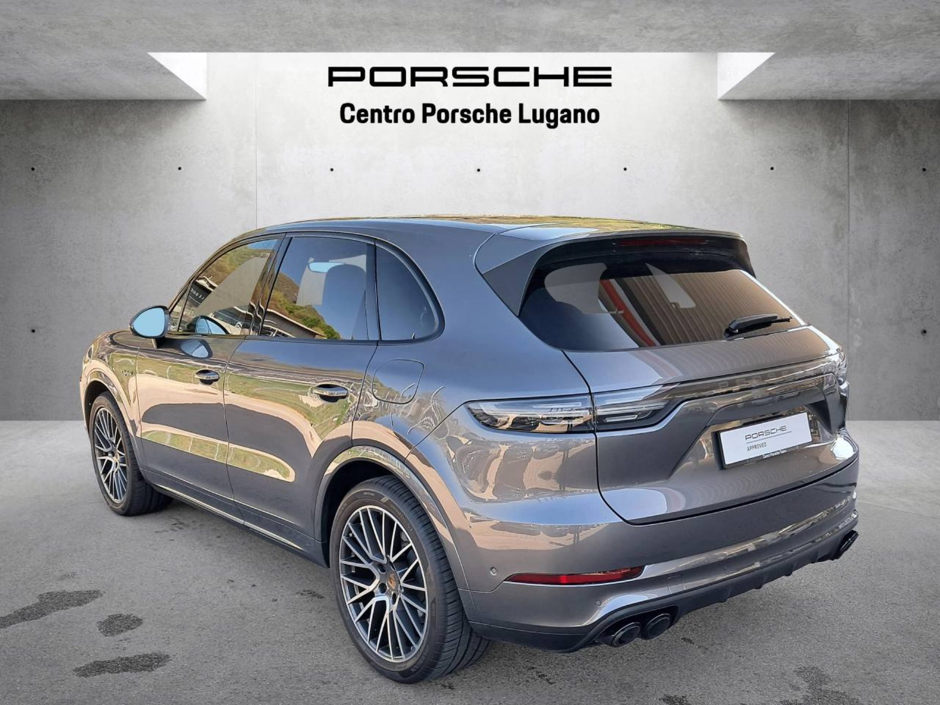 PORSCHE Cayenne E-Hybrid (MY22)-image-6