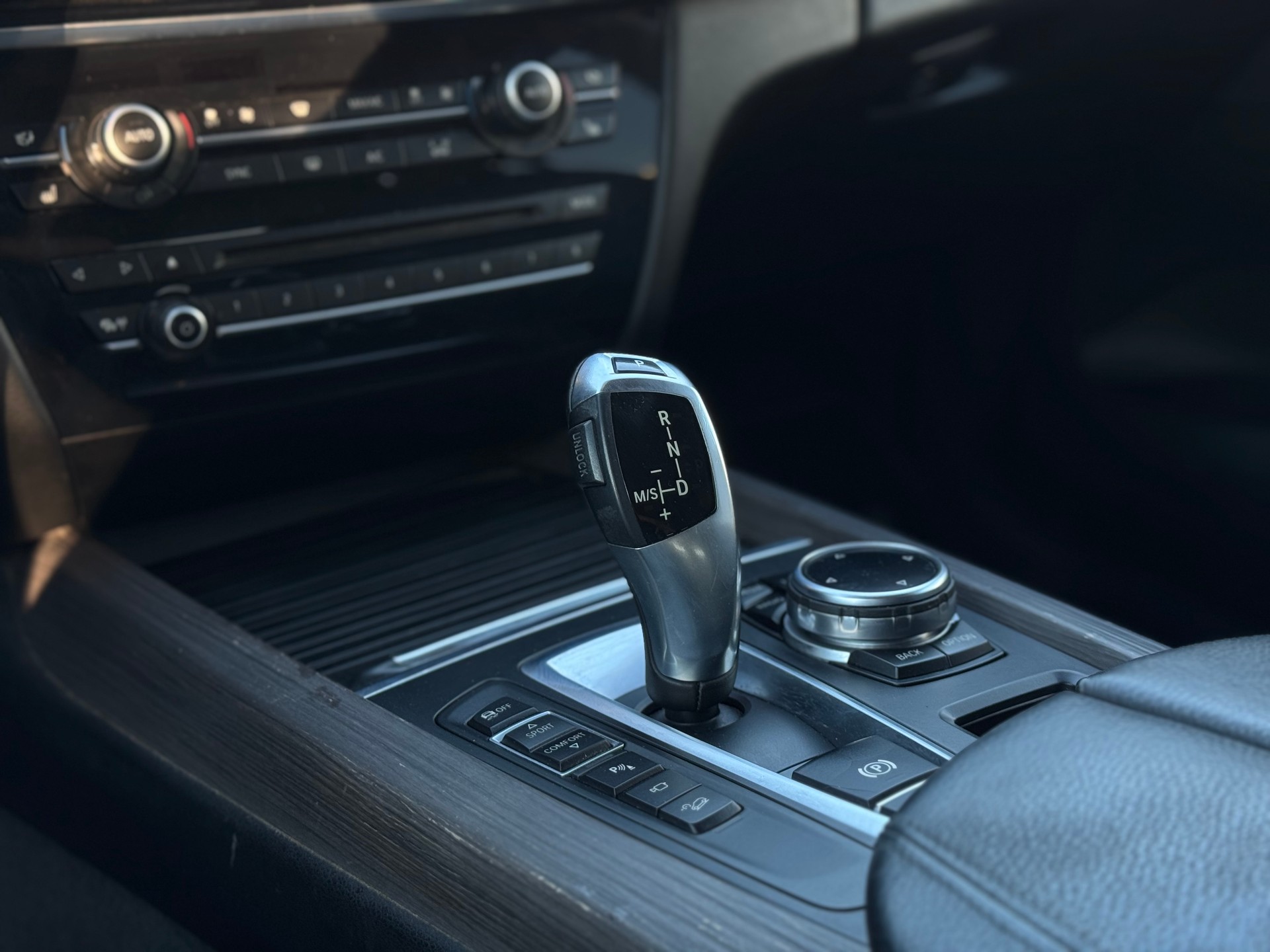 BMW X5 xDrive 30d Steptronic-image-11
