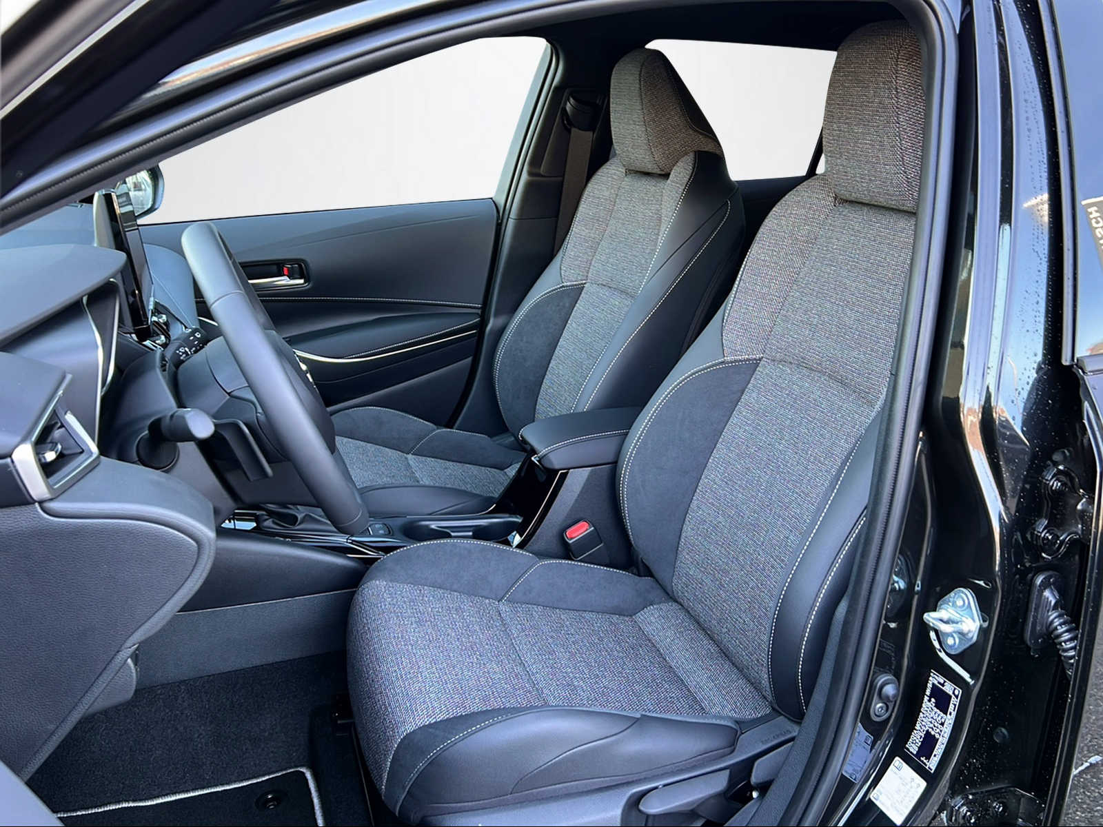 TOYOTA Corolla Touring Sports 2.0 HSD Swiss Edition-image-14