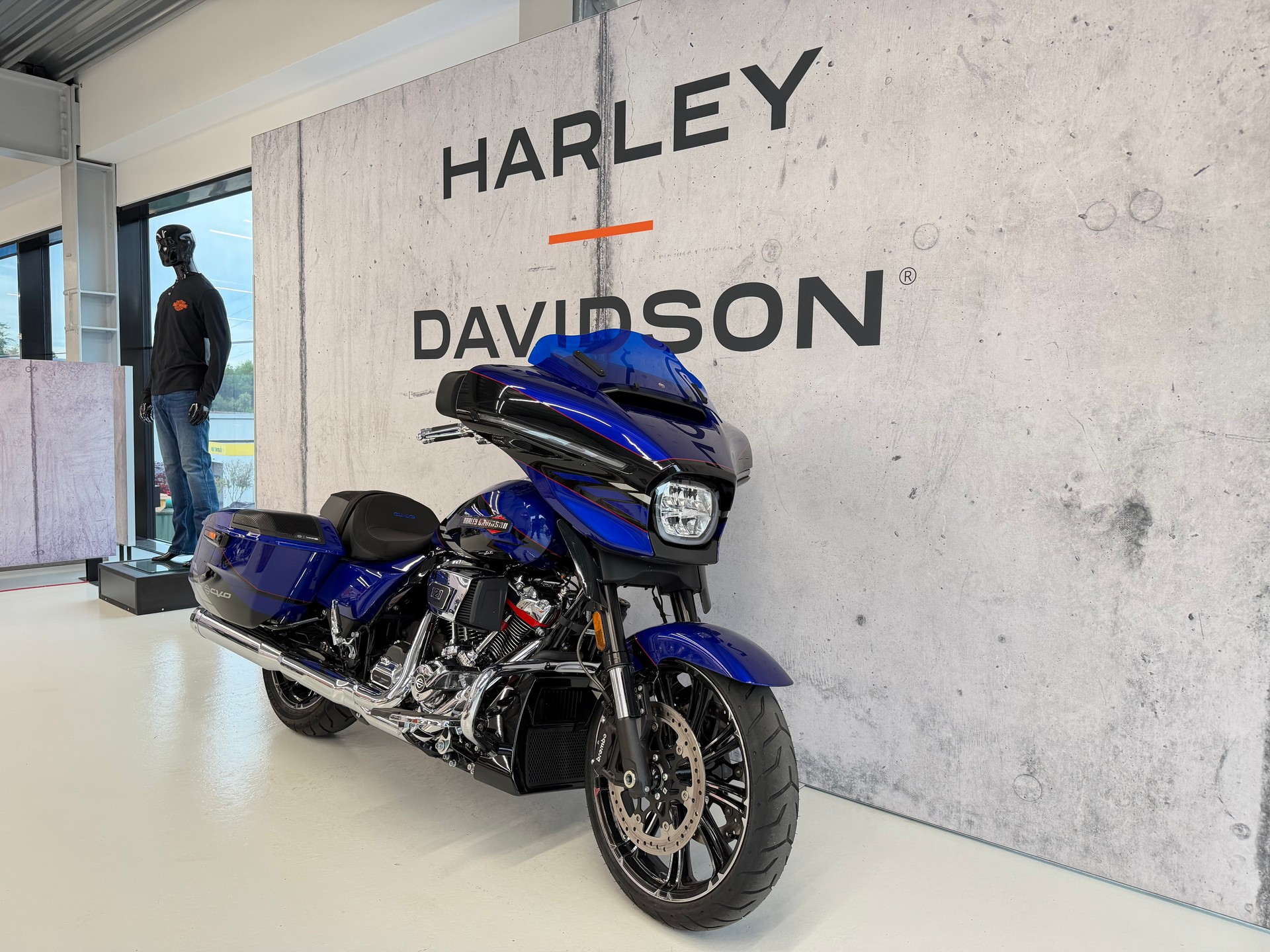 HARLEY-DAVIDSON FLHXSE Street Glide CVO 121-showroom-element-1