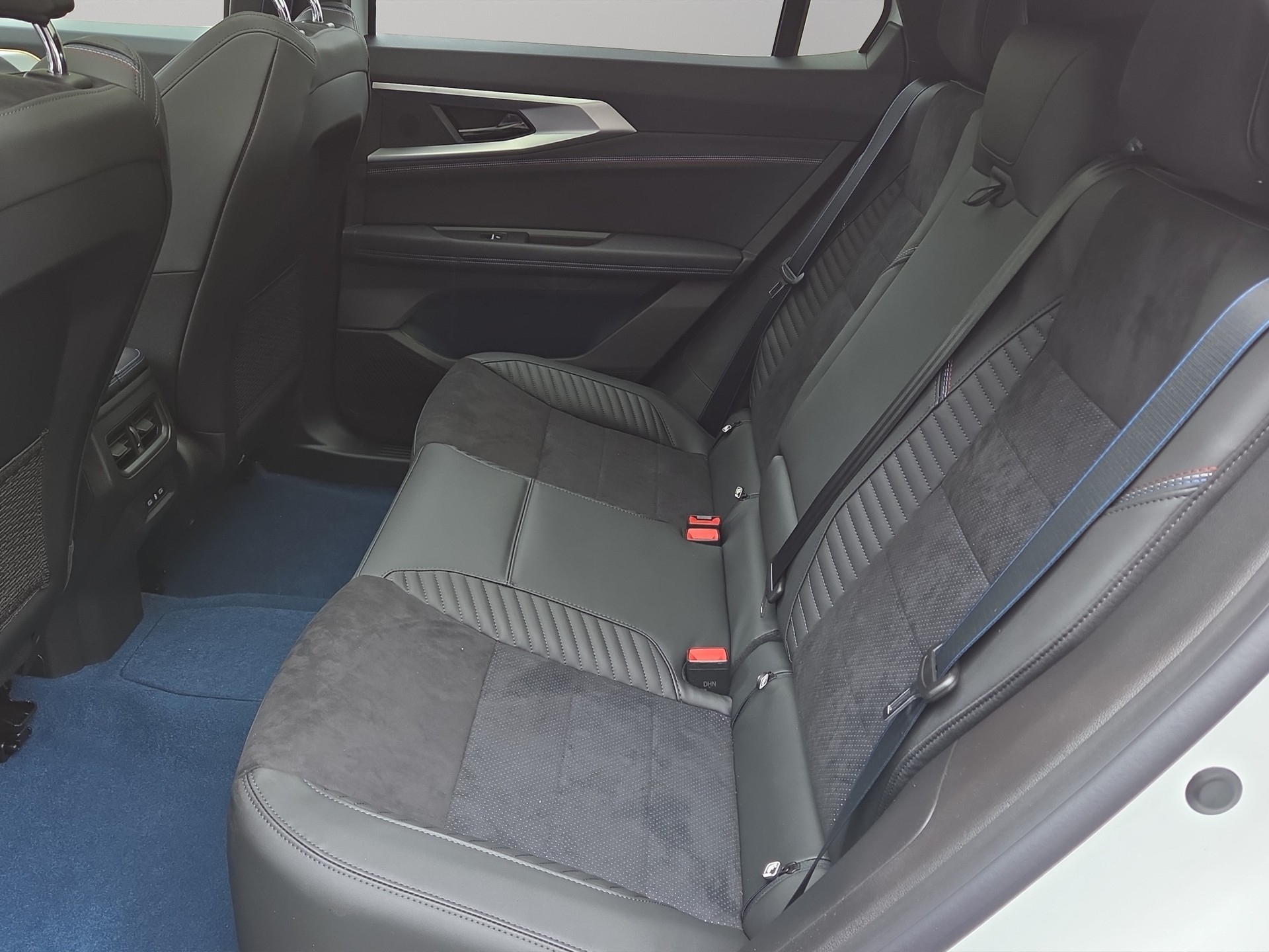 RENAULT Rafale 1.2 E-Tech Plug-in Hybrid 300 4x4 Atelier Alpine-image-13
