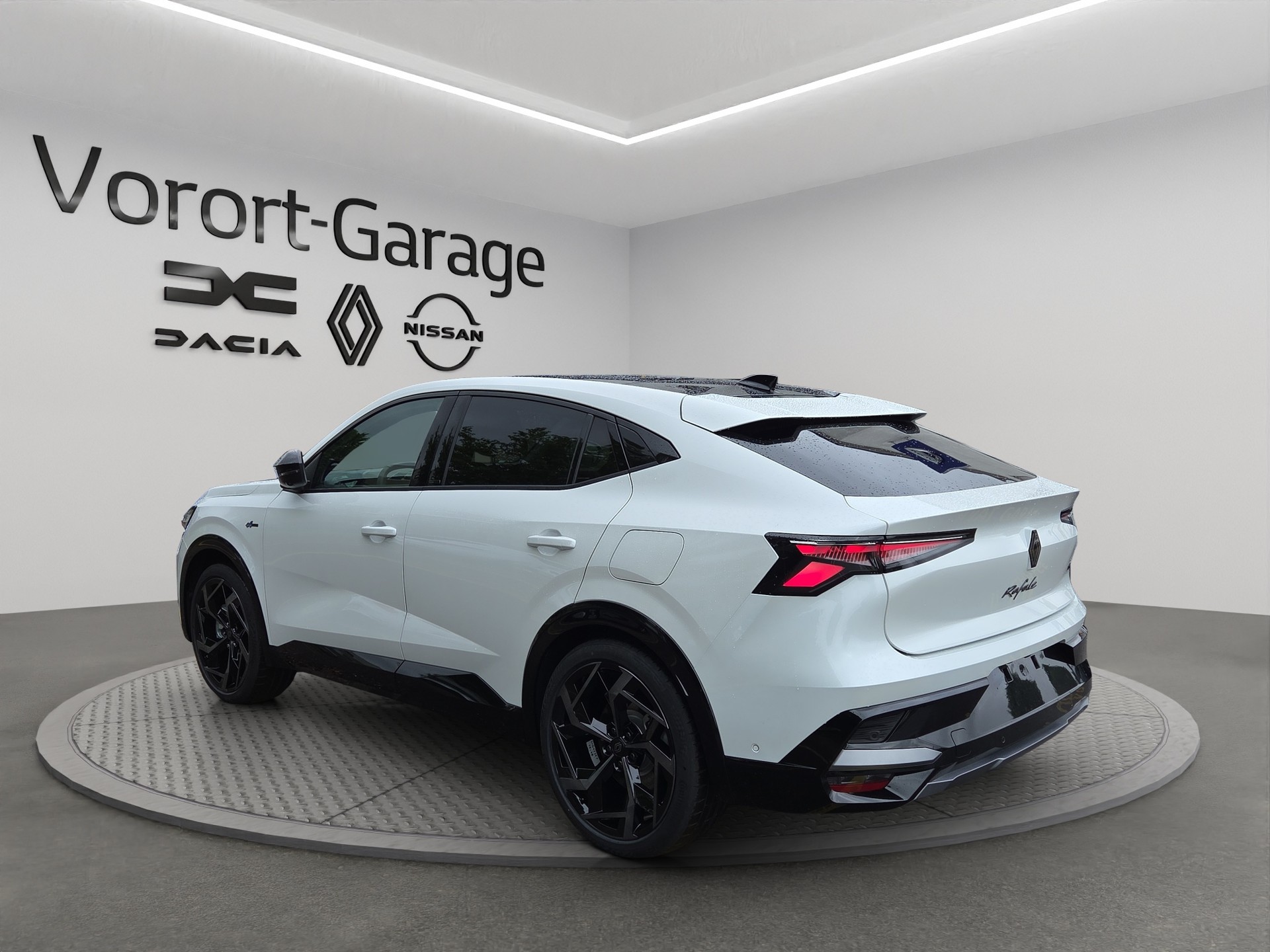 RENAULT Rafale 1.2 E-Tech Plug-in Hybrid 300 4x4 Atelier Alpine-image-6