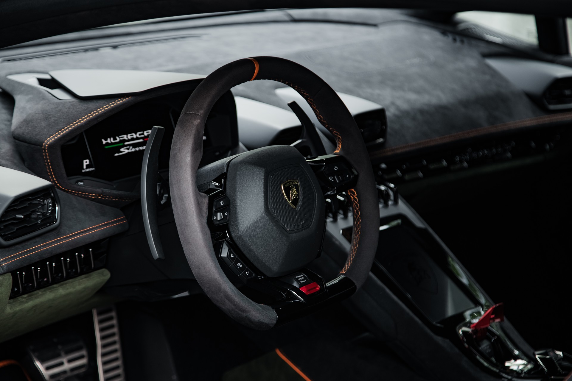 LAMBORGHINI Huracan Sterrato-image-10