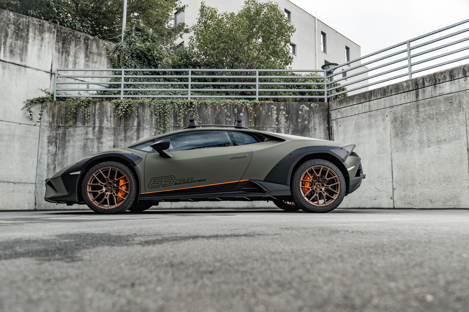 LAMBORGHINI Huracan Sterrato-image-30