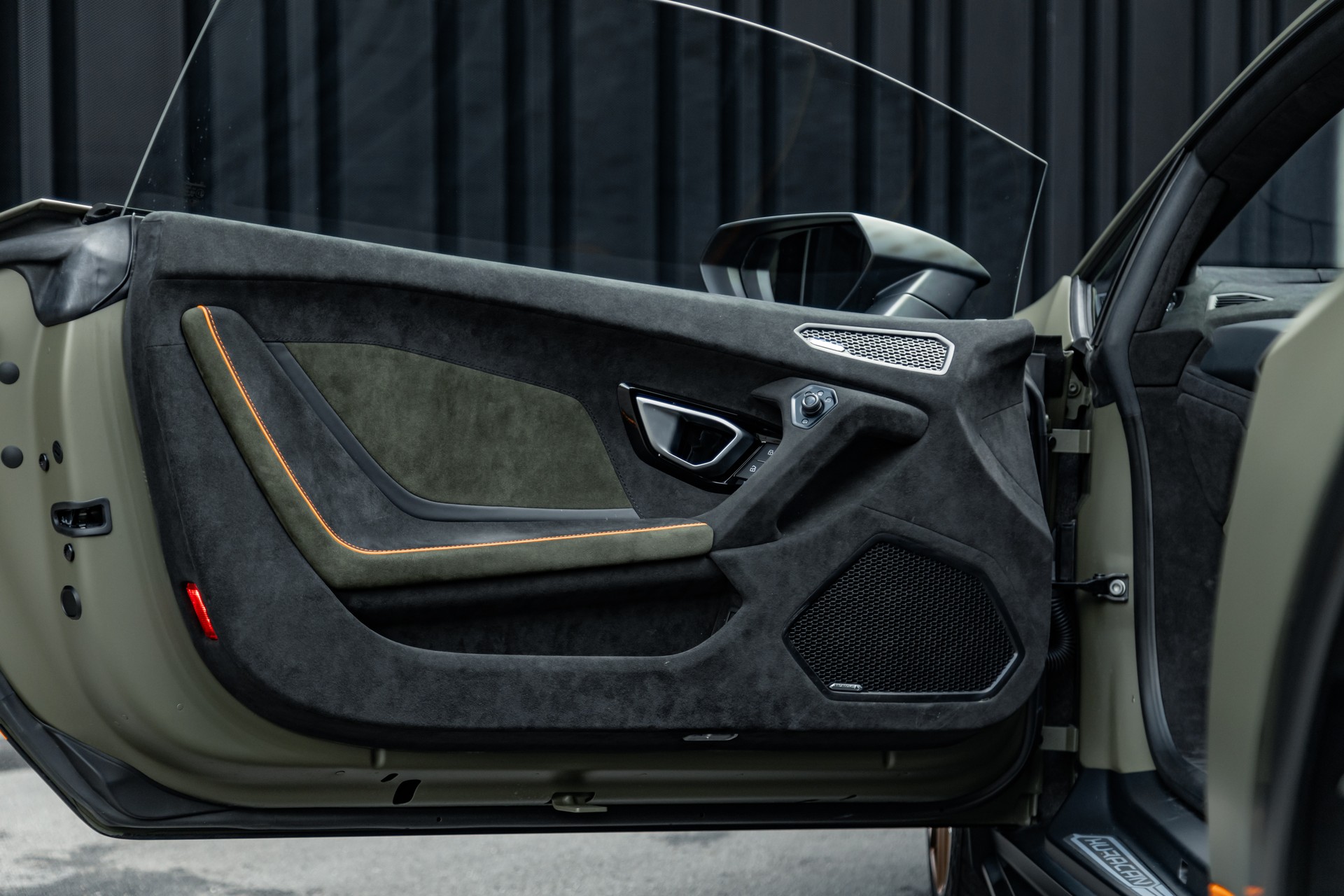 LAMBORGHINI Huracan Sterrato-image-14