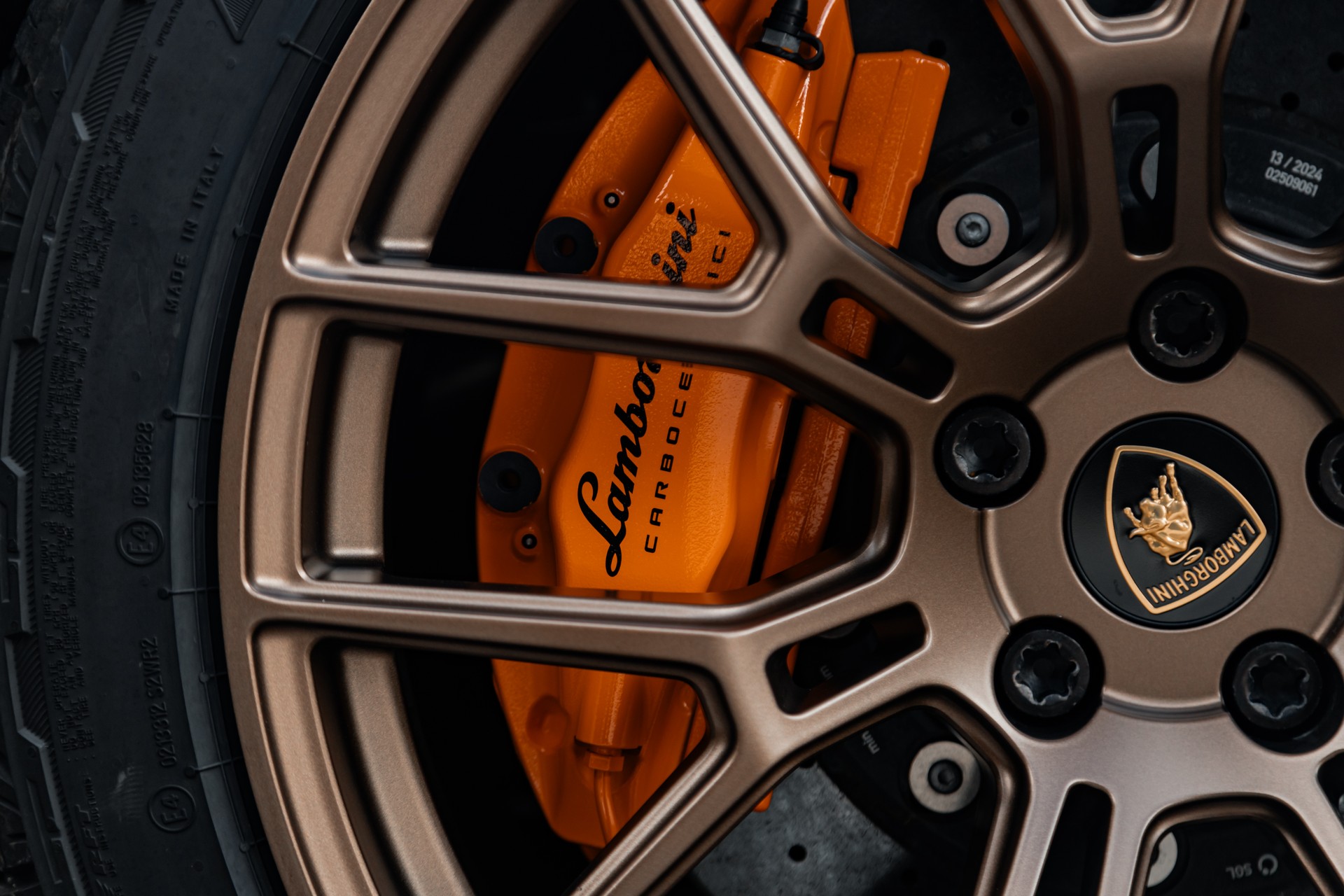 LAMBORGHINI Huracan Sterrato-image-8