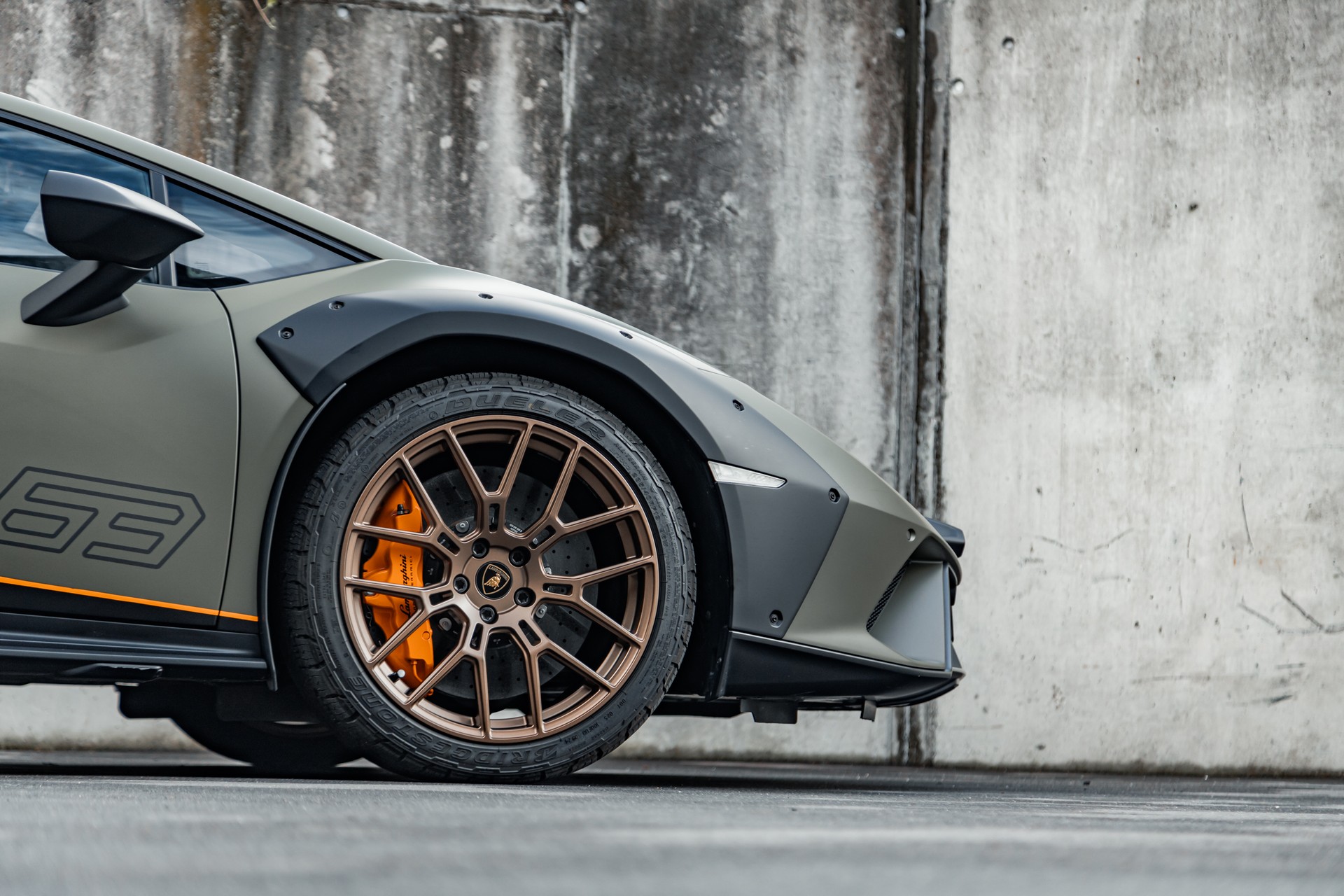 LAMBORGHINI Huracan Sterrato-showroom-element-1