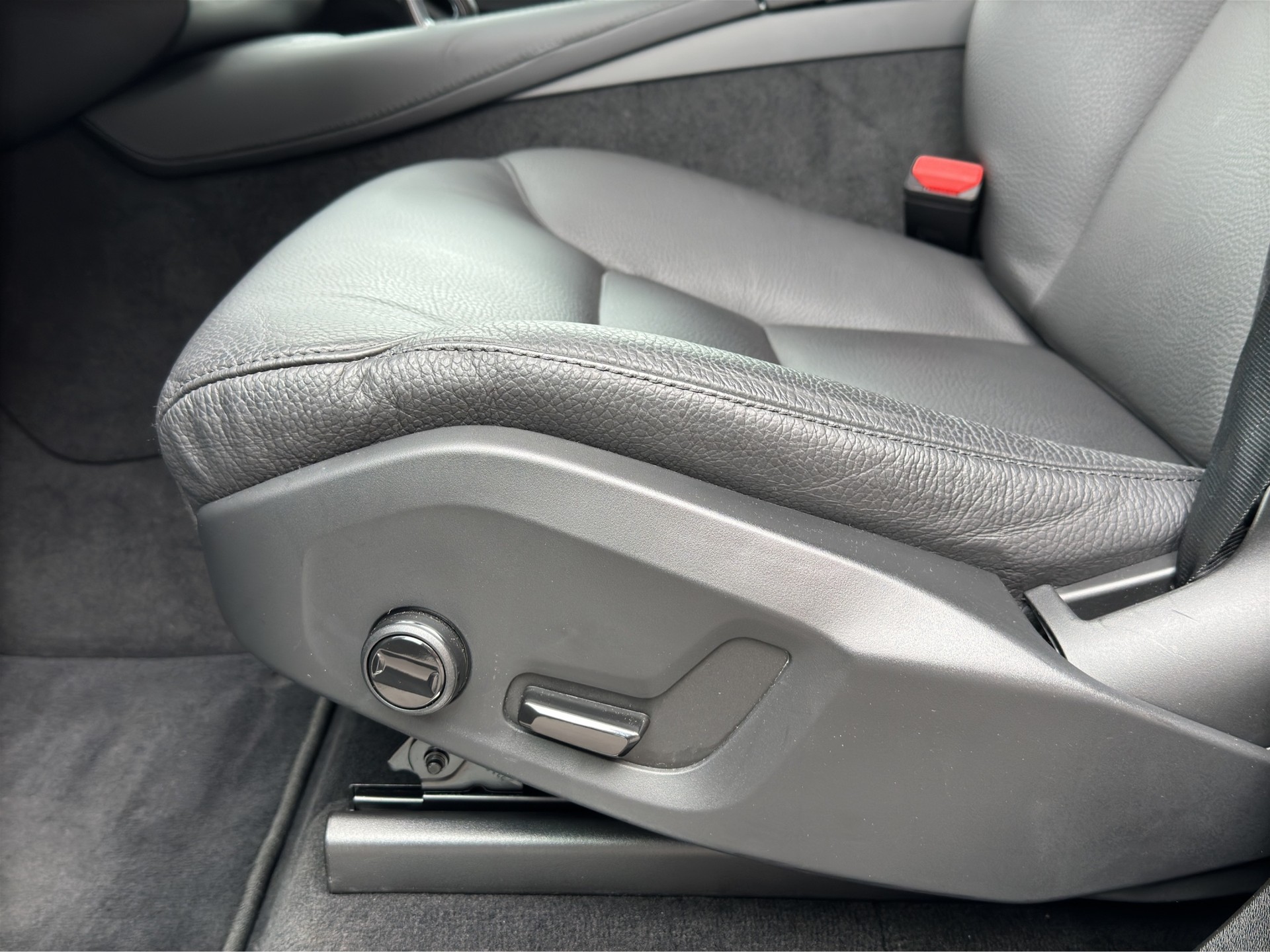 VOLVO XC90 B5 Benzin 7Pl. Mild Hybrid AWD Core Geartronic-image-10