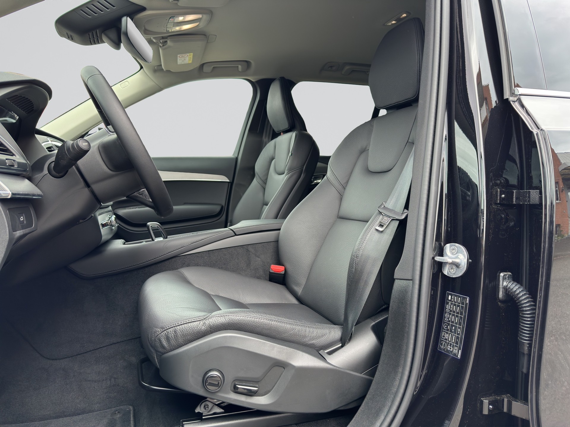 VOLVO XC90 B5 Benzin 7Pl. Mild Hybrid AWD Core Geartronic-image-5