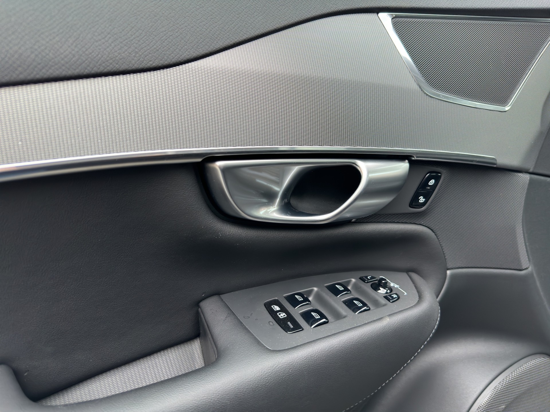 VOLVO XC90 B5 Benzin 7Pl. Mild Hybrid AWD Core Geartronic-image-9