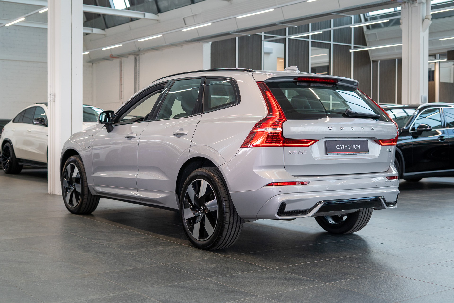 VOLVO XC60 2.0 T8 TE Ultra Dark eAWD / Panorama / HeadUp / Harman/Kardon-image-7