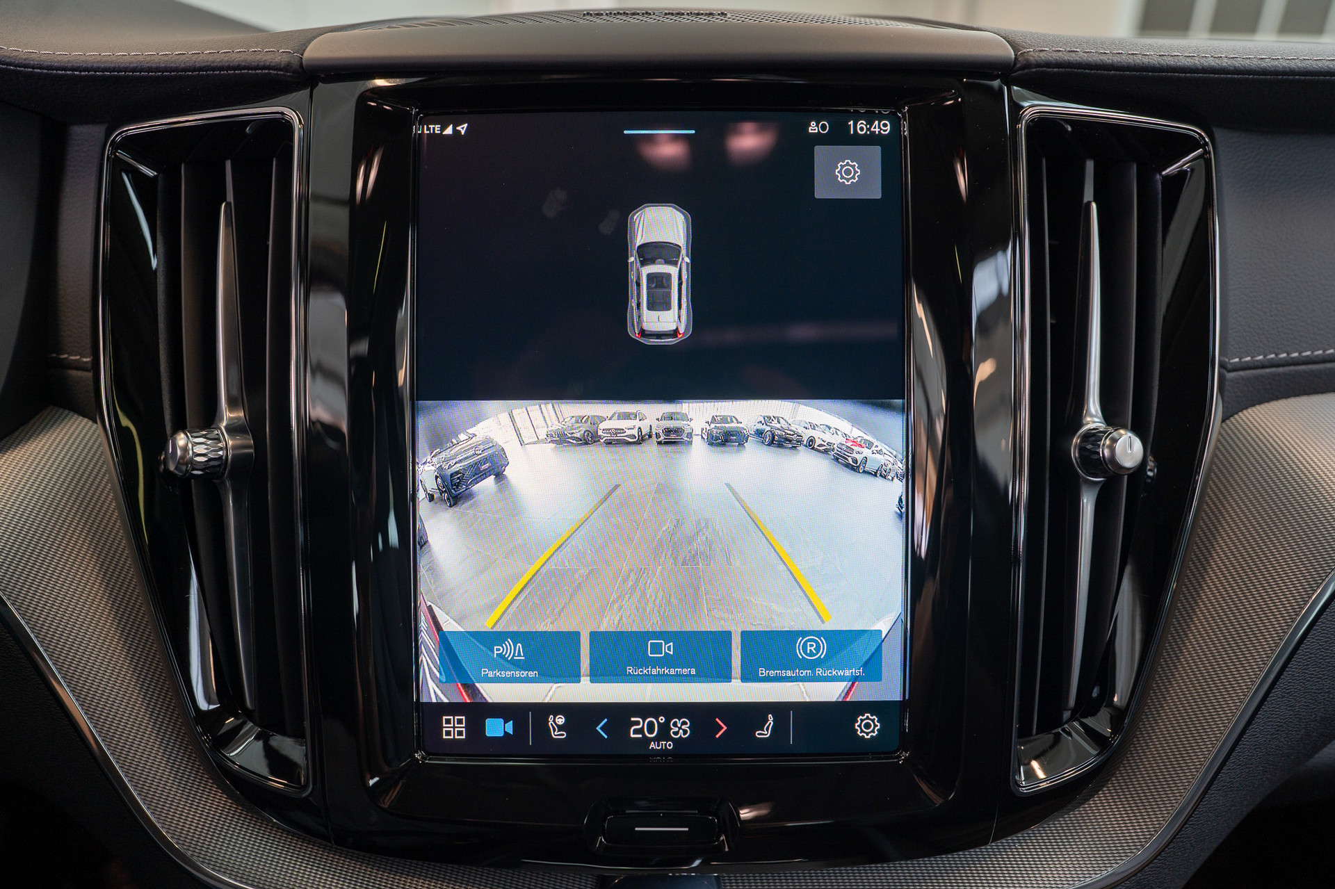 VOLVO XC60 2.0 T8 TE Ultra Dark eAWD / Panorama / HeadUp / Harman/Kardon-image-20