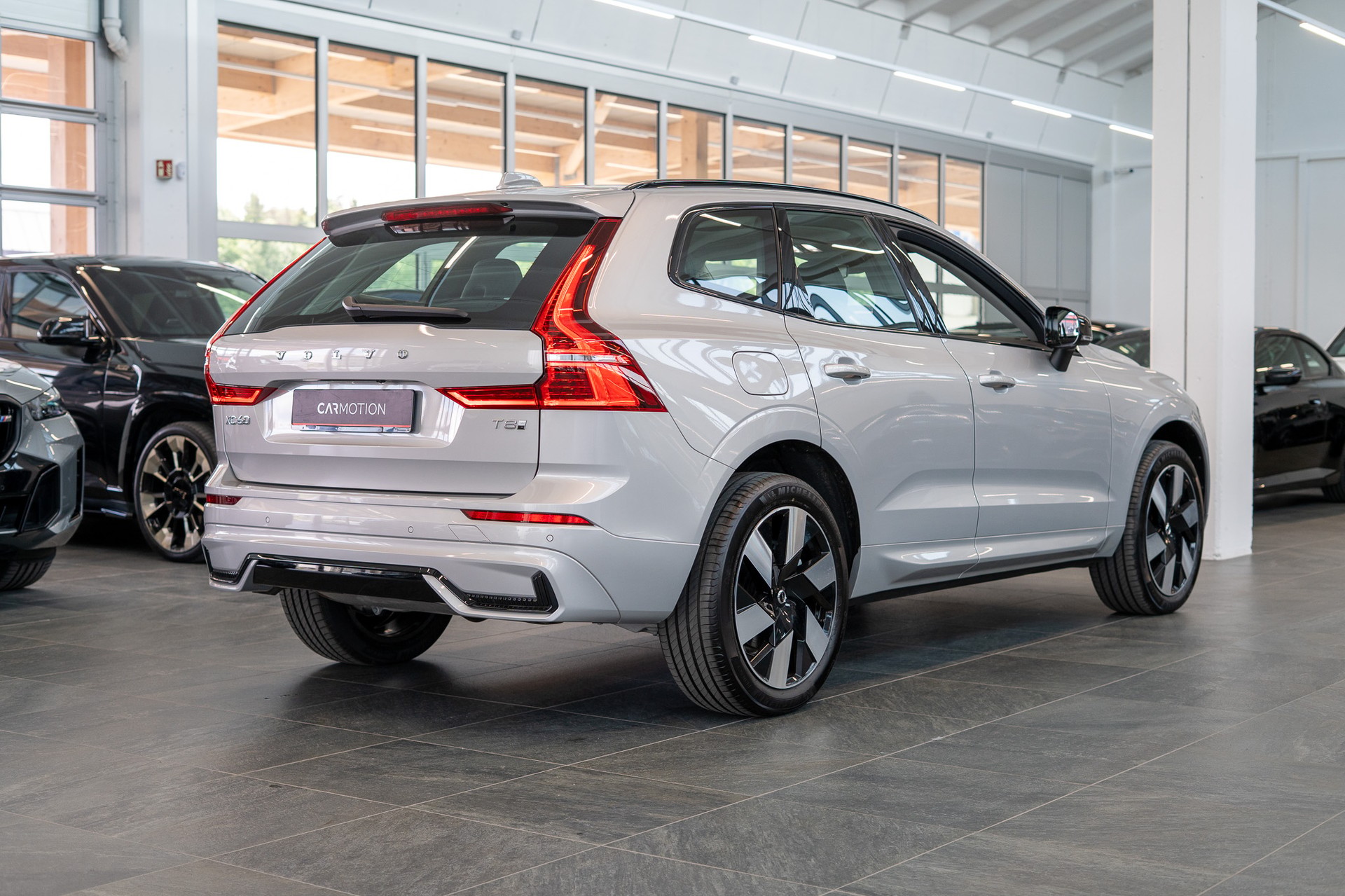 VOLVO XC60 2.0 T8 TE Ultra Dark eAWD / Panorama / HeadUp / Harman/Kardon-image-3