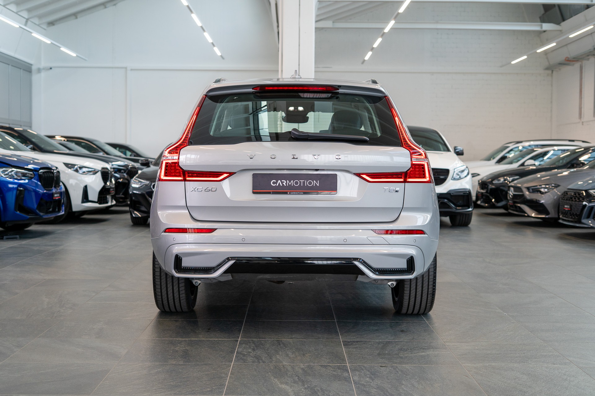 VOLVO XC60 2.0 T8 TE Ultra Dark eAWD / Panorama / HeadUp / Harman/Kardon-image-4