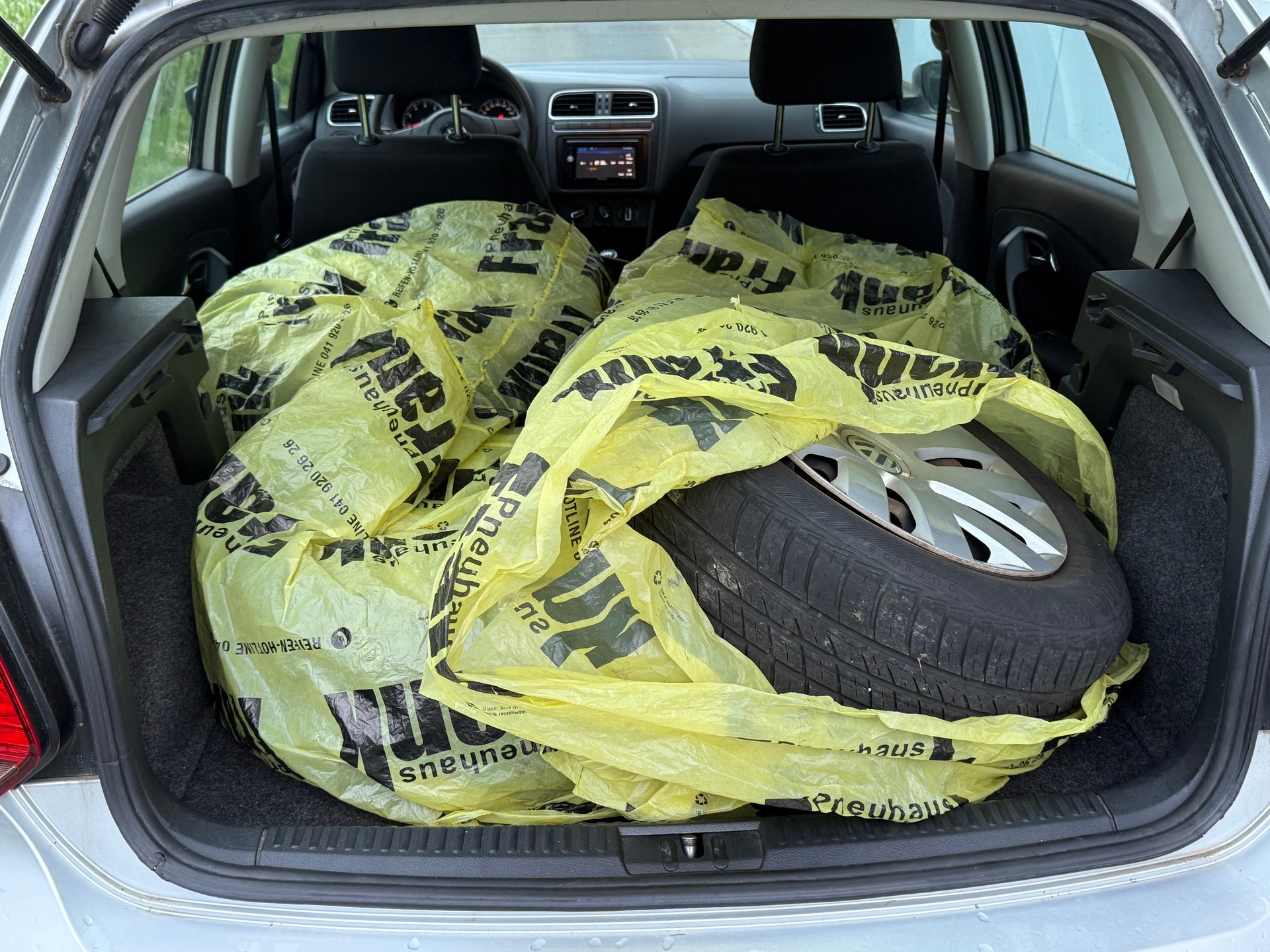 VW Polo 1.4 ab Mfk-image-8