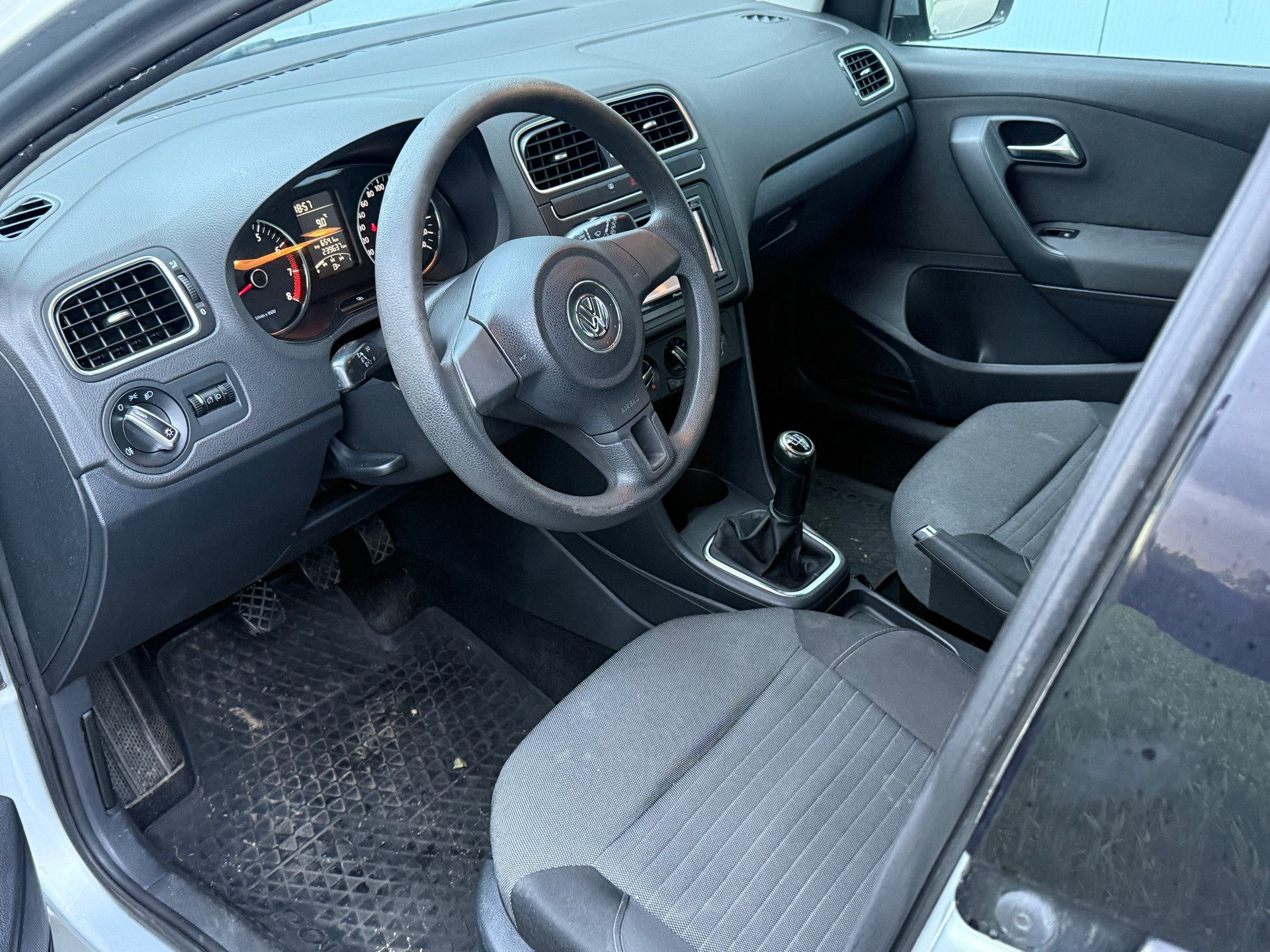 VW Polo 1.4 ab Mfk-image-9