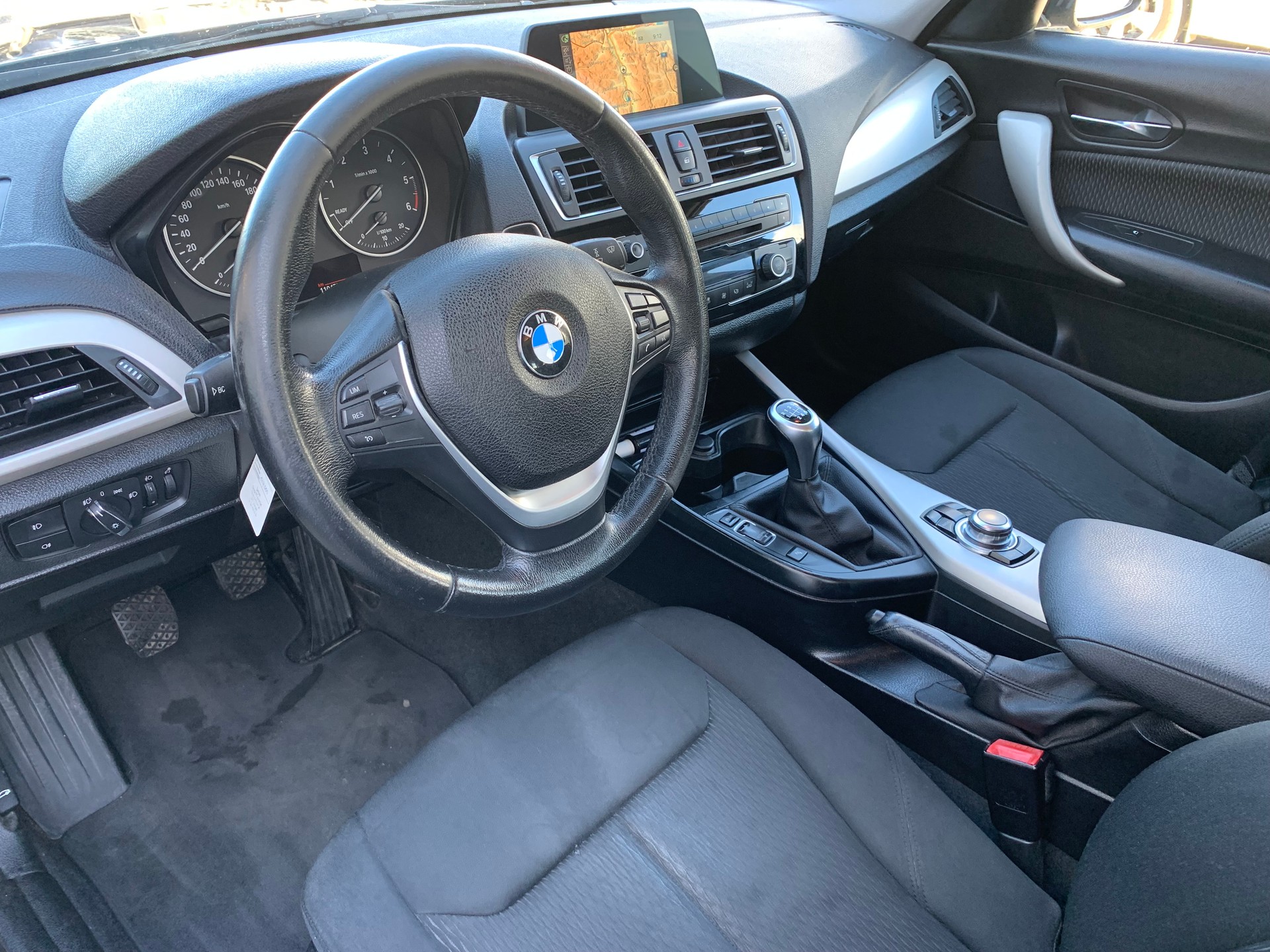 BMW 118d xDrive-image-23