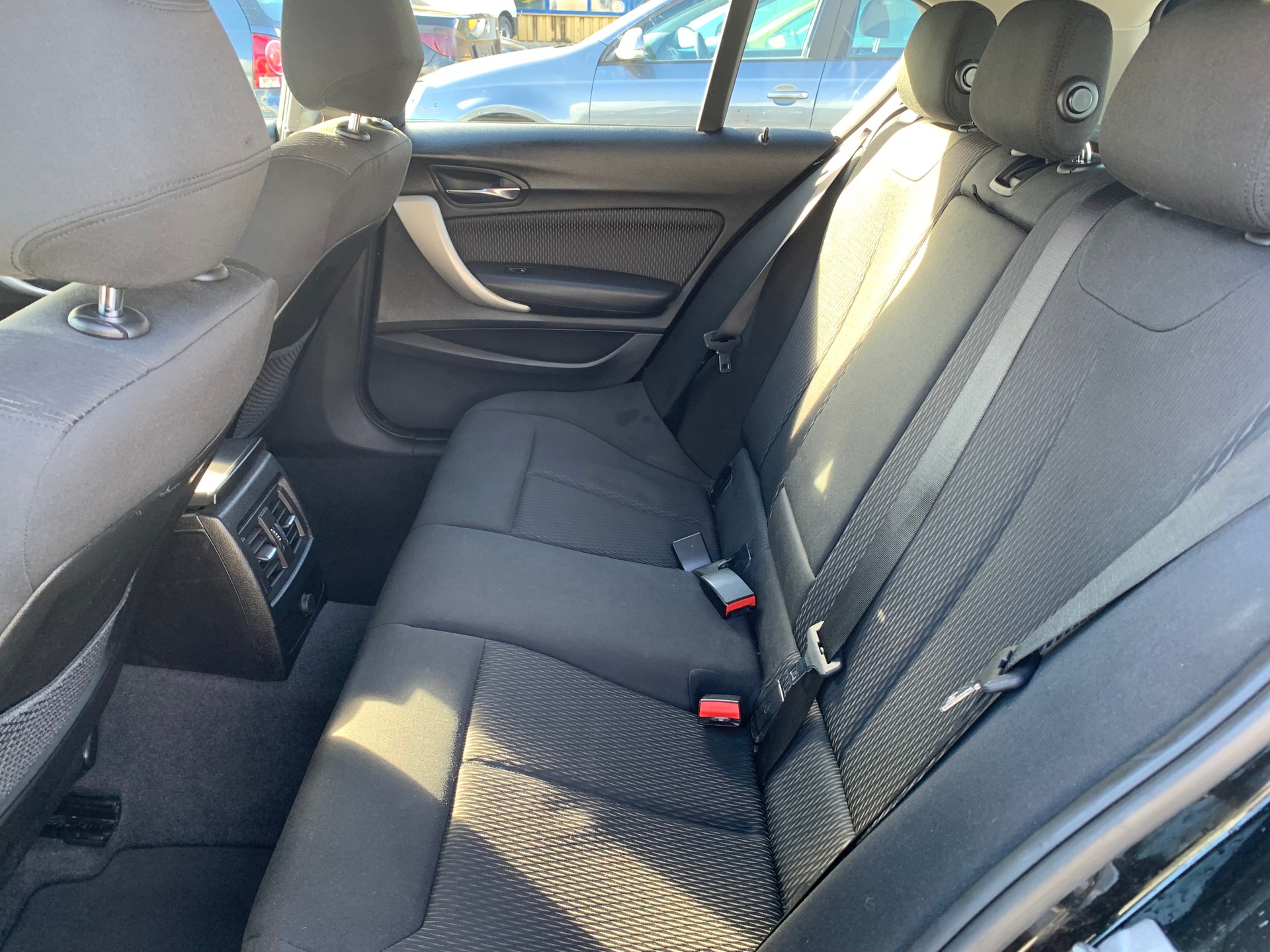 BMW 118d xDrive-image-11