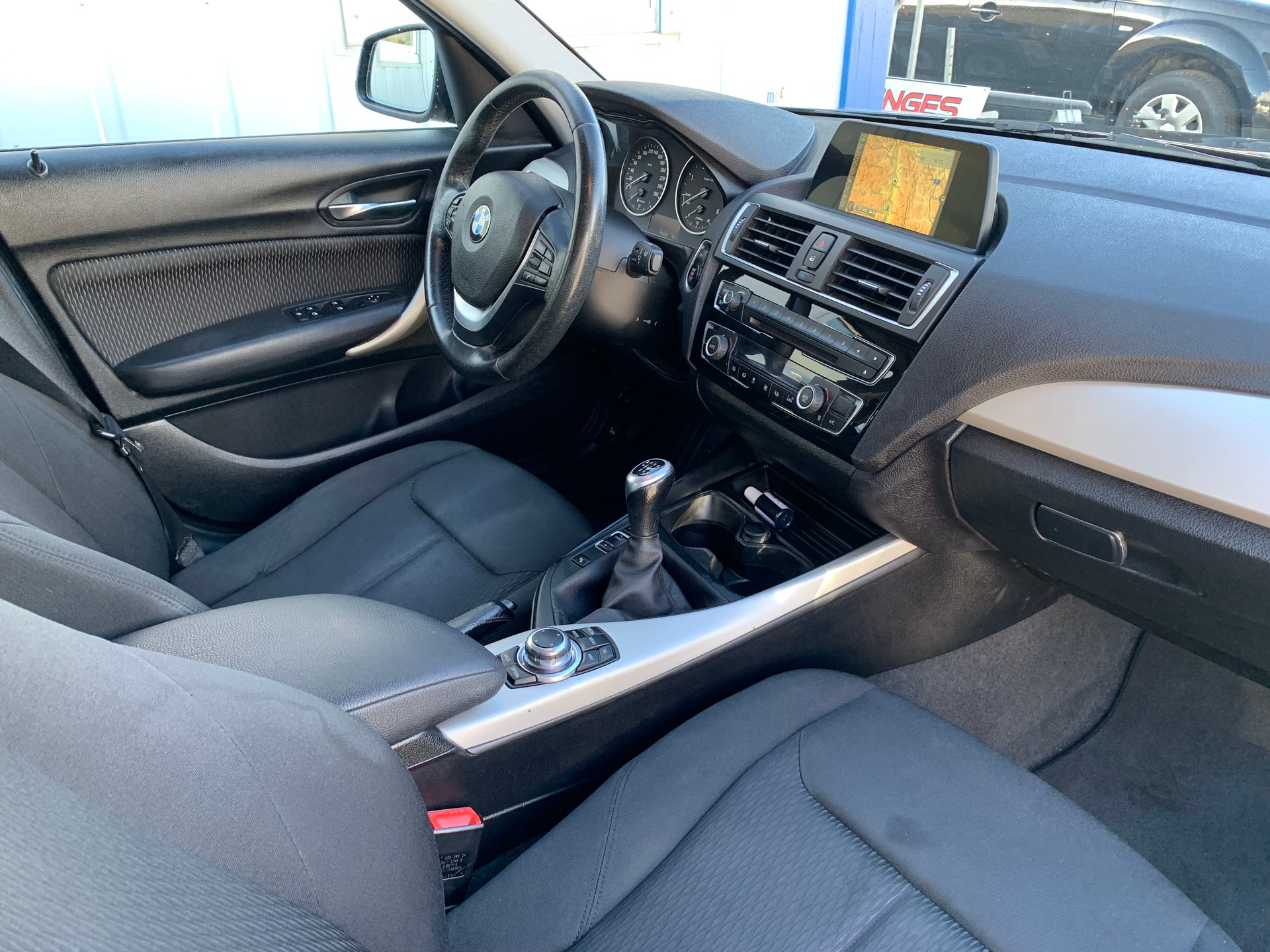 BMW 118d xDrive-image-22