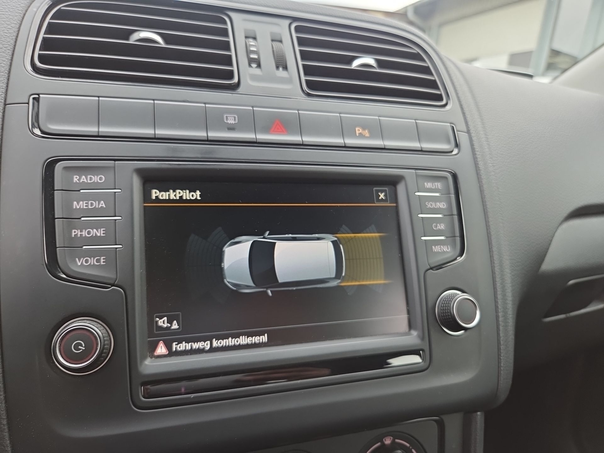 VW Polo 1.4 TDI BlueMotion Trendline-image-9