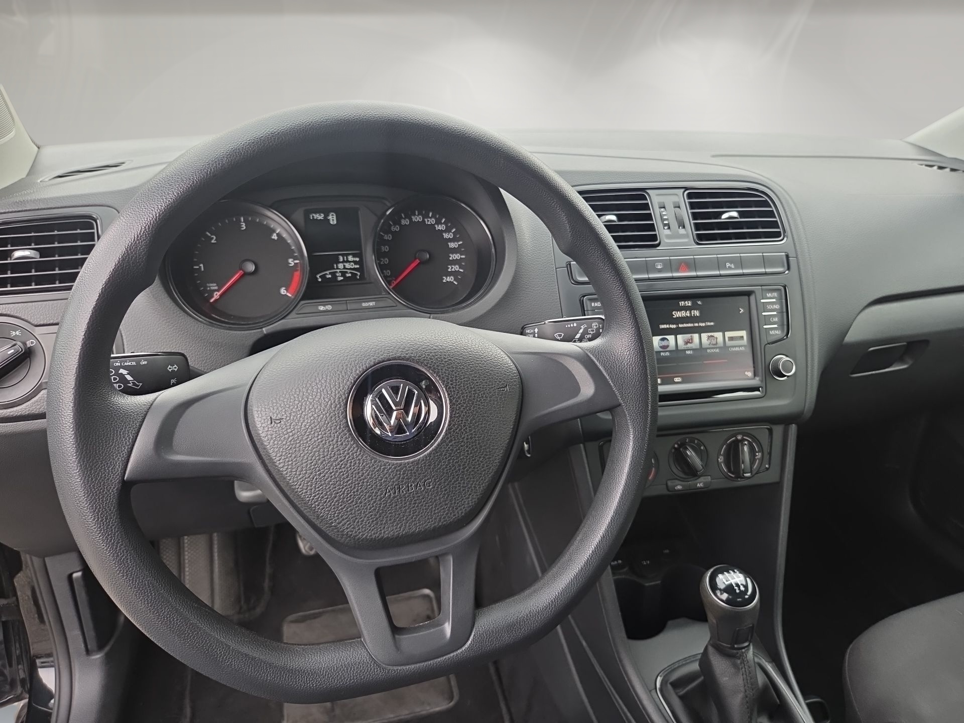 VW Polo 1.4 TDI BlueMotion Trendline-image-5