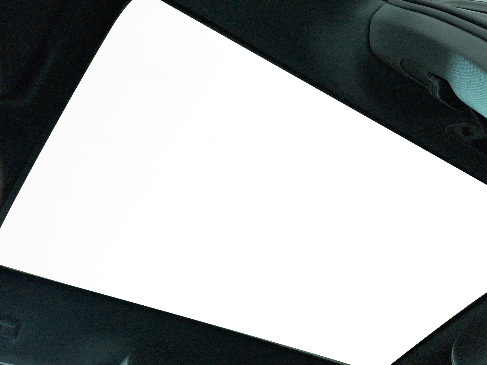 VW ID.Buzz LWB GTX 4 Motion-image-12
