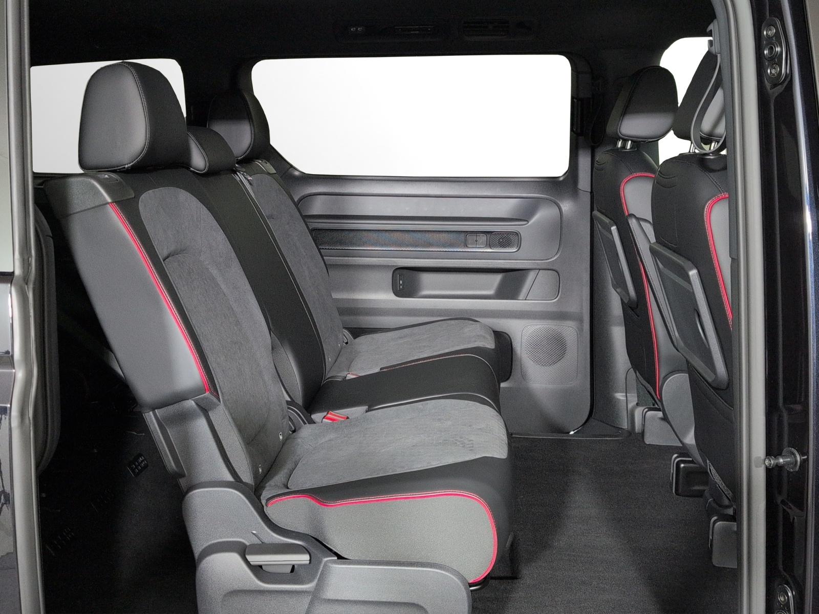 VW ID.Buzz LWB GTX 4 Motion-image-8