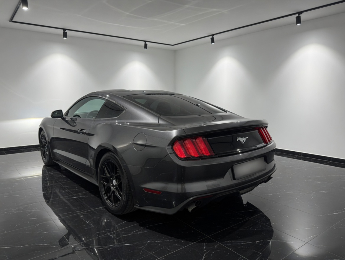 FORD Mustang Fastback 2.3 Automat-image-4