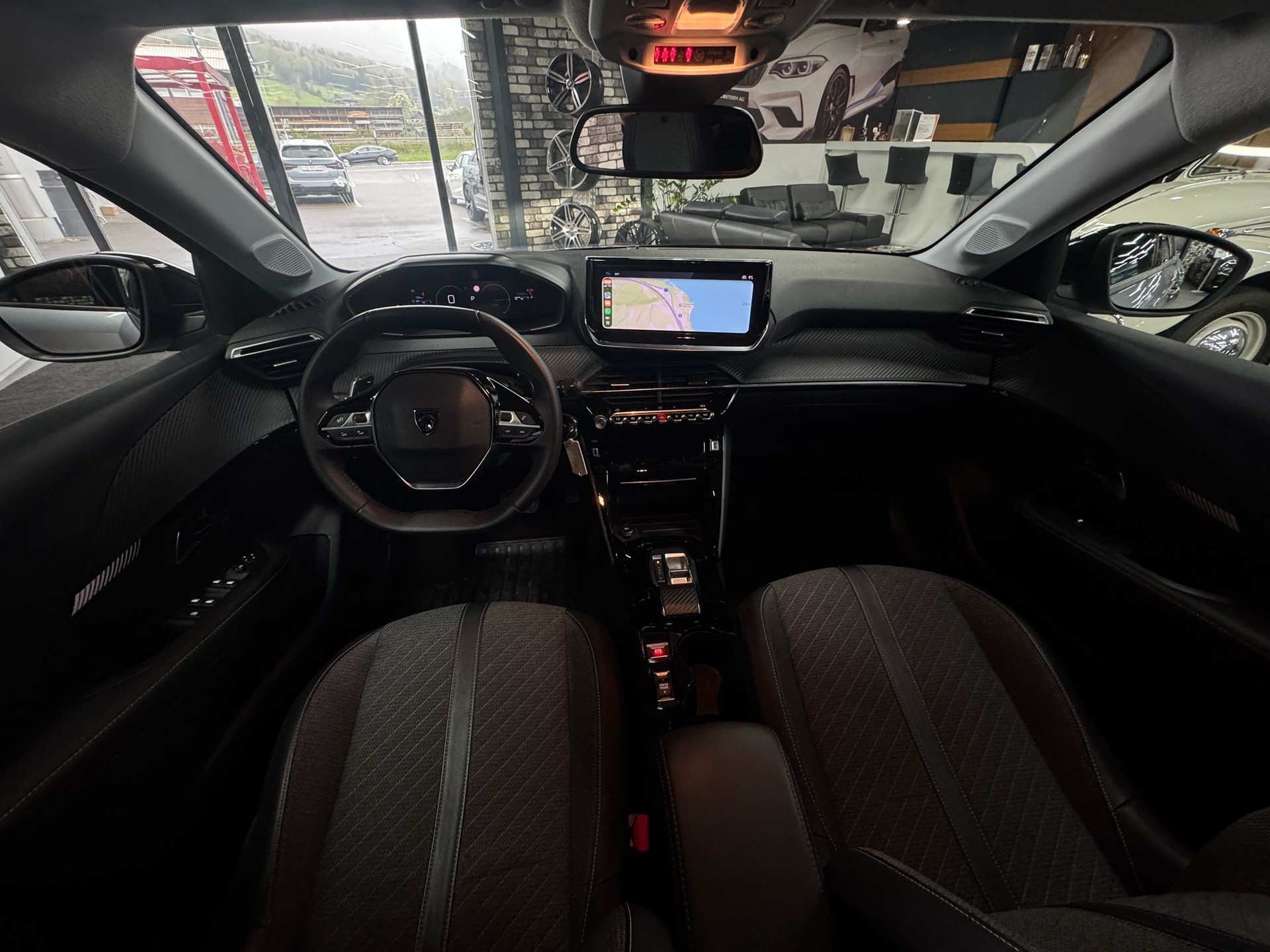PEUGEOT 208 1.2 MHEV 110 Active-image-17