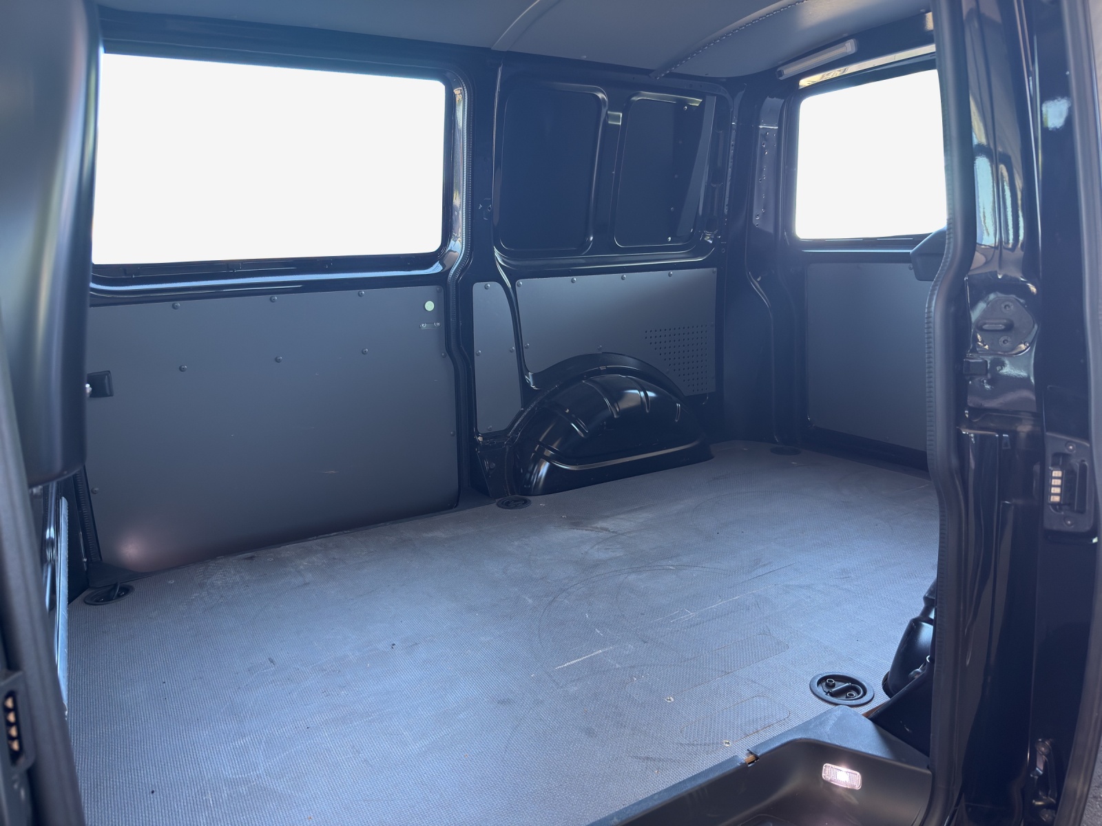VW T6.1 2.0 TDI DSG-image-11