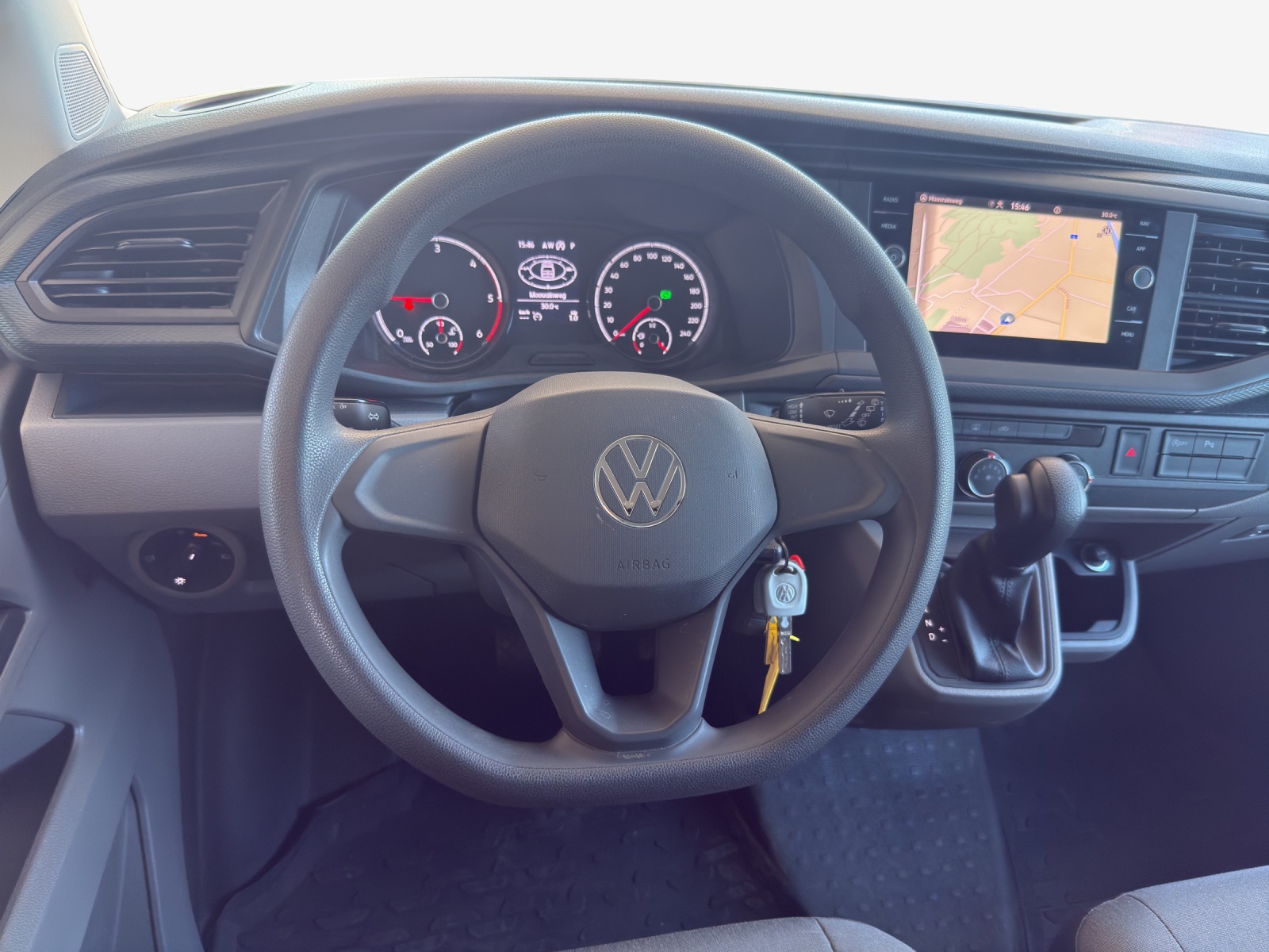 VW T6.1 2.0 TDI DSG-image-9