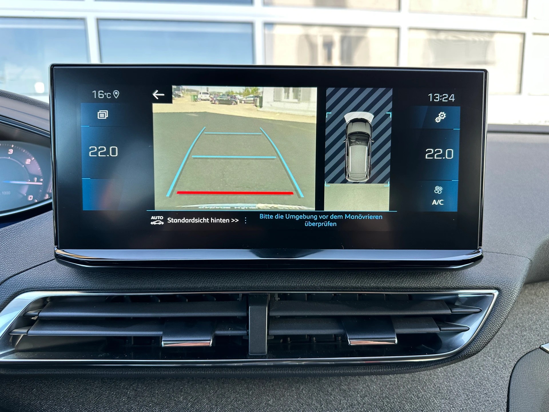 PEUGEOT 3008 1.5 BlueHDi Allure Pack EAT8-image-11