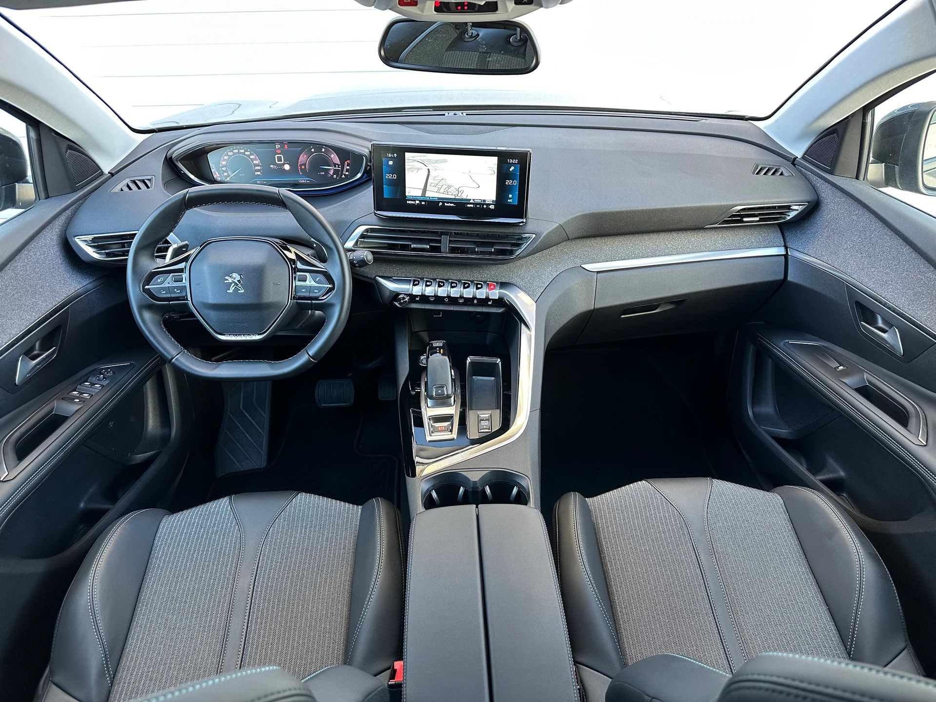 PEUGEOT 3008 1.5 BlueHDi Allure Pack EAT8-image-6