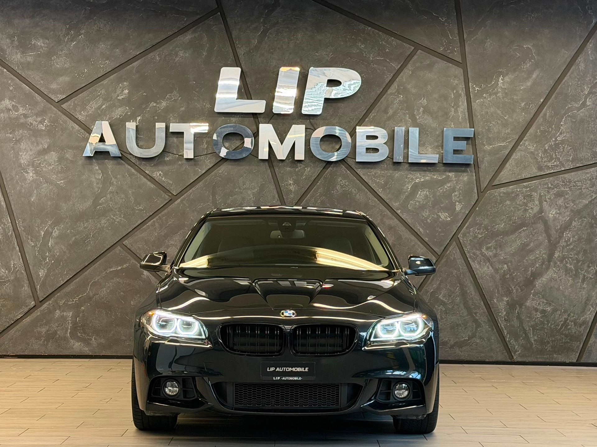 BMW 528i xDrive Steptronic-image-1