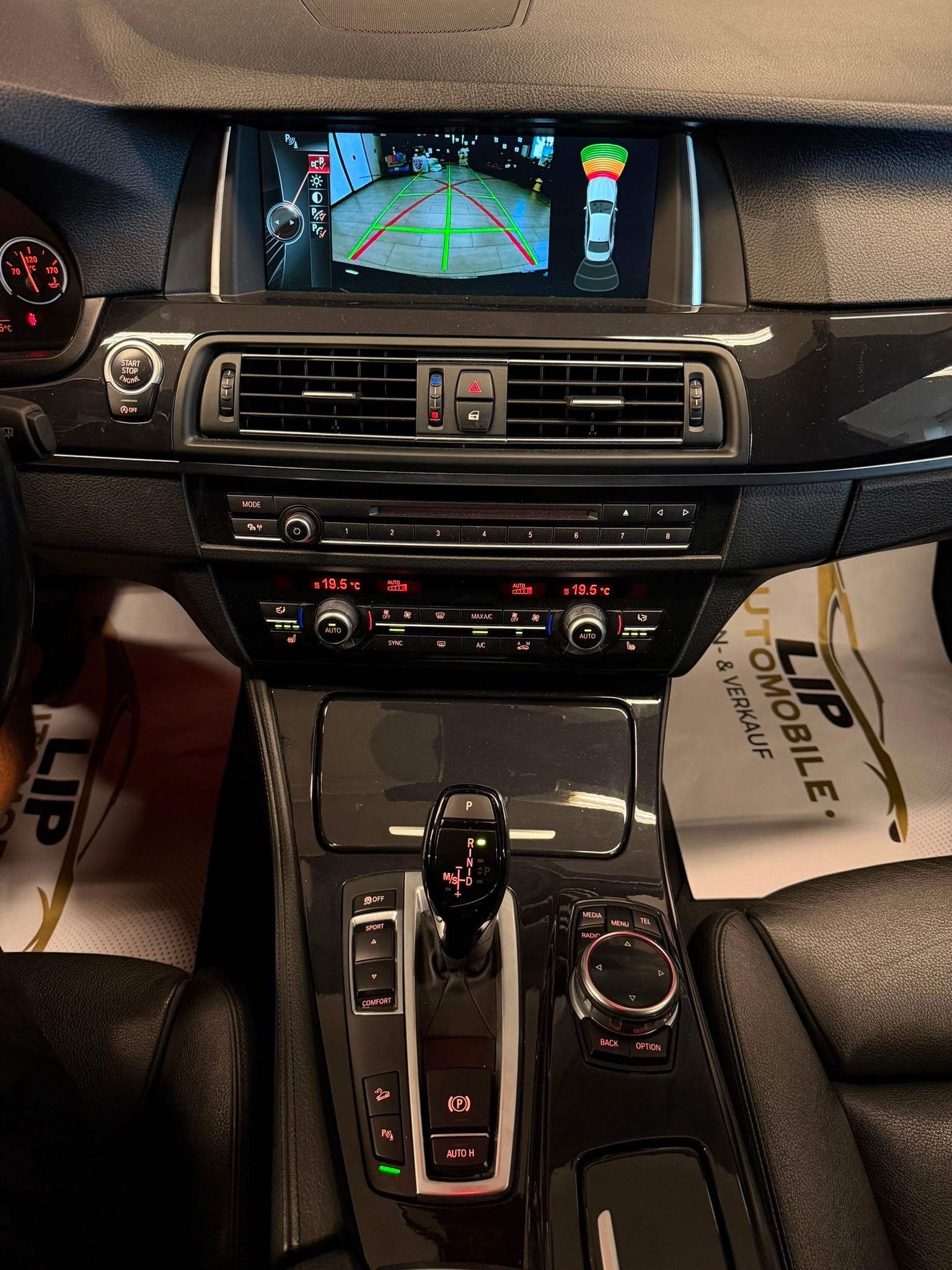 BMW 528i xDrive Steptronic-image-11