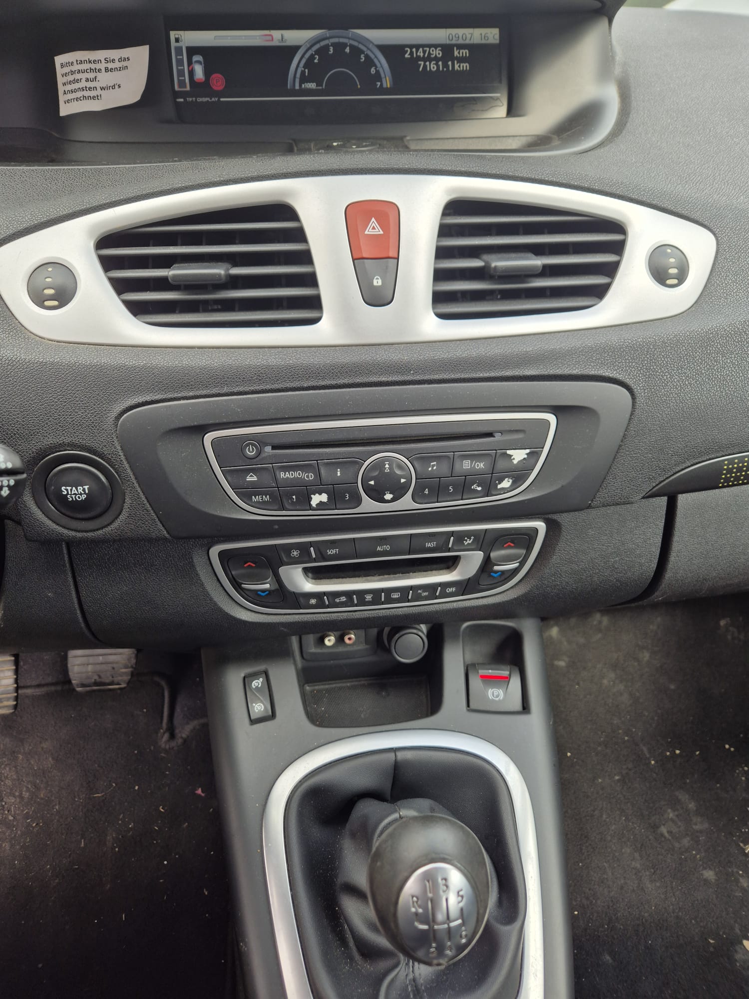 RENAULT Grand Scénic 1.4 16V Turbo Dynamique-image-7