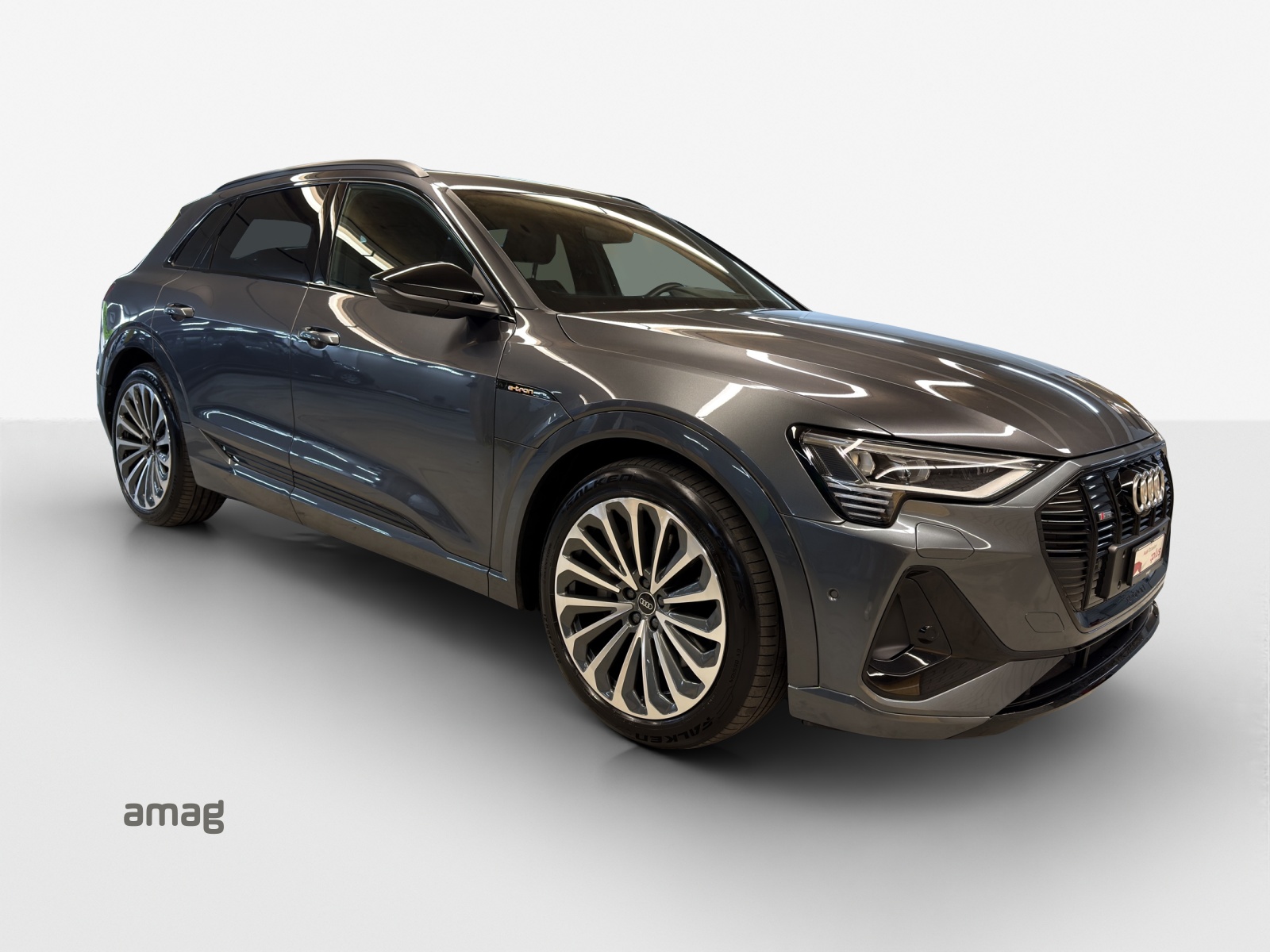 AUDI e-tron 55 S Line Black Edition quattro-image-6