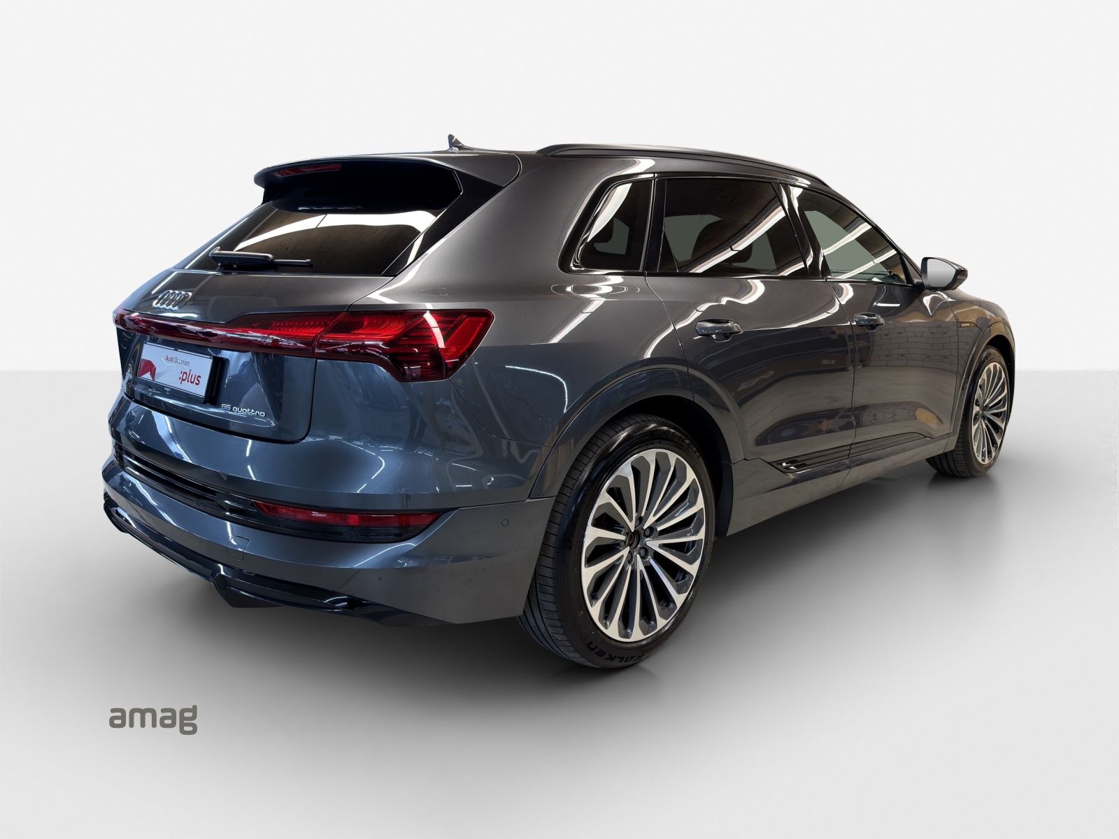 AUDI e-tron 55 S Line Black Edition quattro-image-5